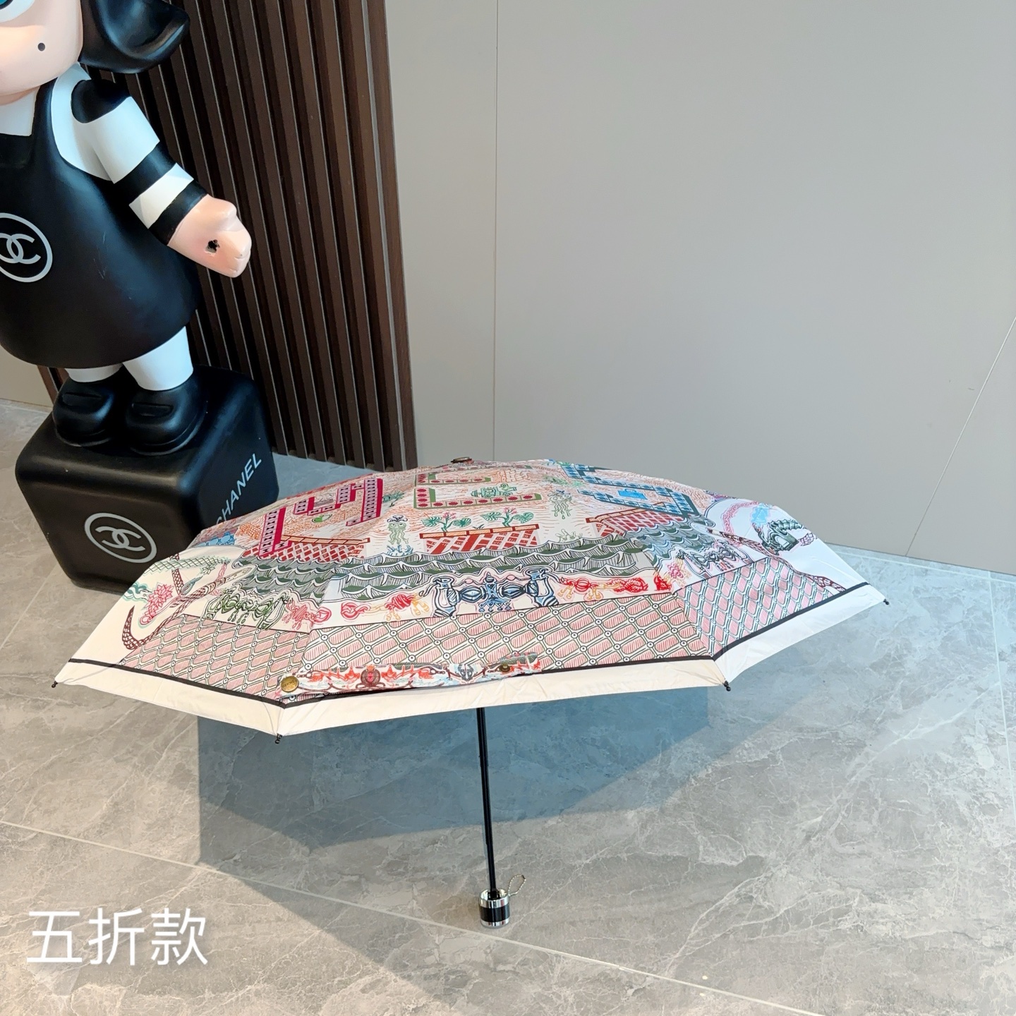 HERMÈS (爱马仕)新款 五折伞 热卖款 时尚指数爆表 不论晴天雨天使用都相得益彰 拥有它感受风从身