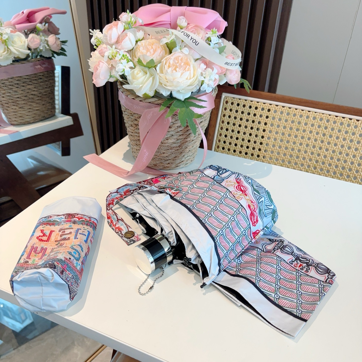 HERMÈS (爱马仕)新款 五折伞 热卖款 时尚指数爆表 不论晴天雨天使用都相得益彰 拥有它感受风从身