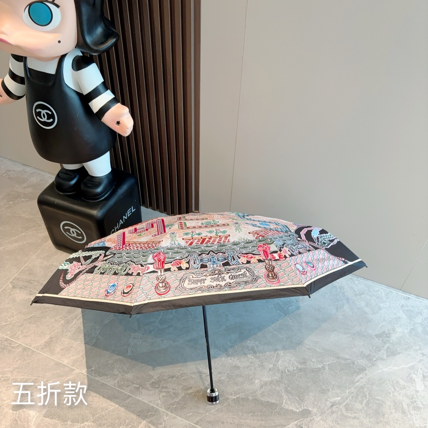 HERMÈS (爱马仕)新款 五折伞 热卖款 时尚指数爆表 不论晴天雨天使用都相得益彰 拥有它感受风从身
