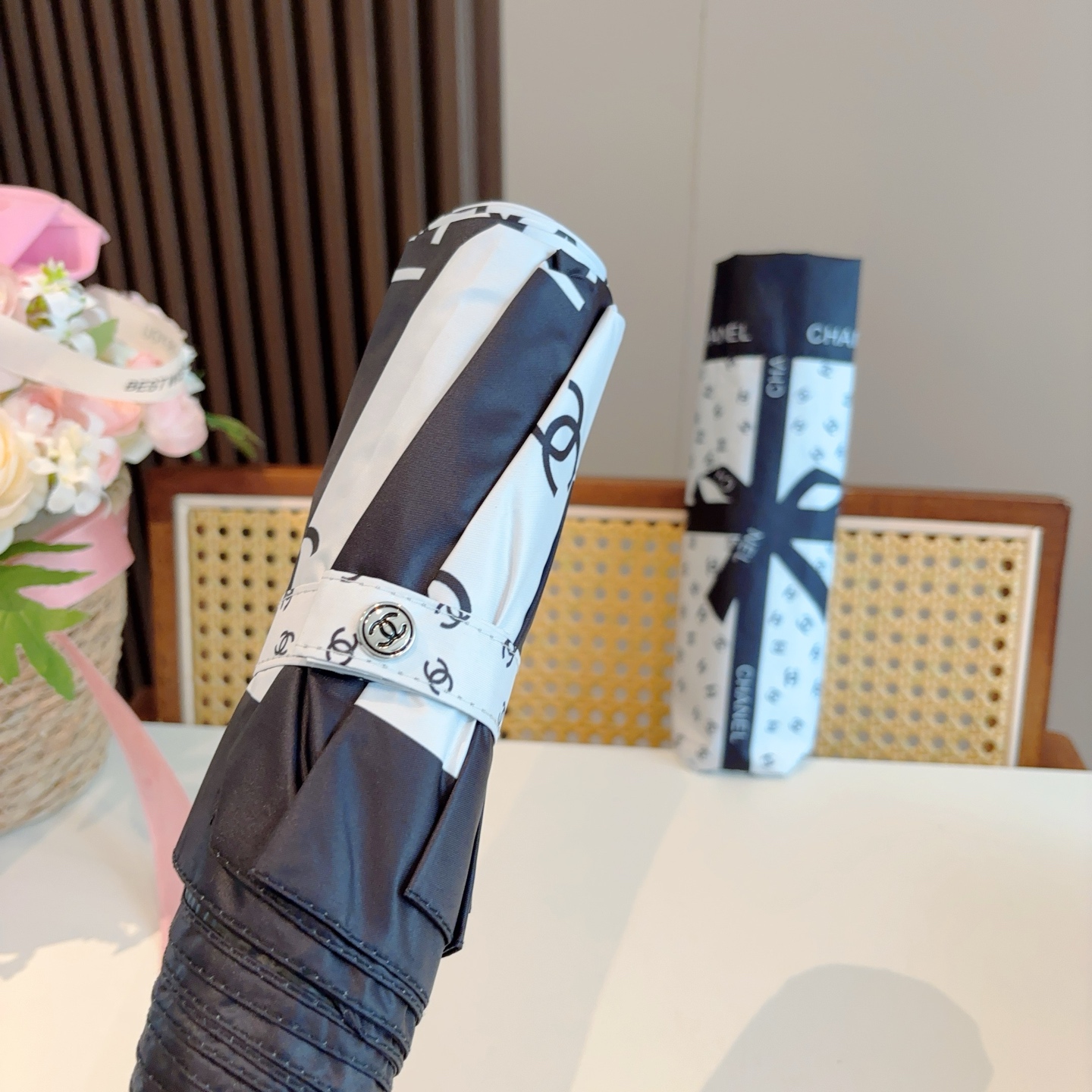  CHANEL（香奈儿）三折自动折叠晴雨伞 选用台湾进口UV防紫外线伞布 原单代工级品质  