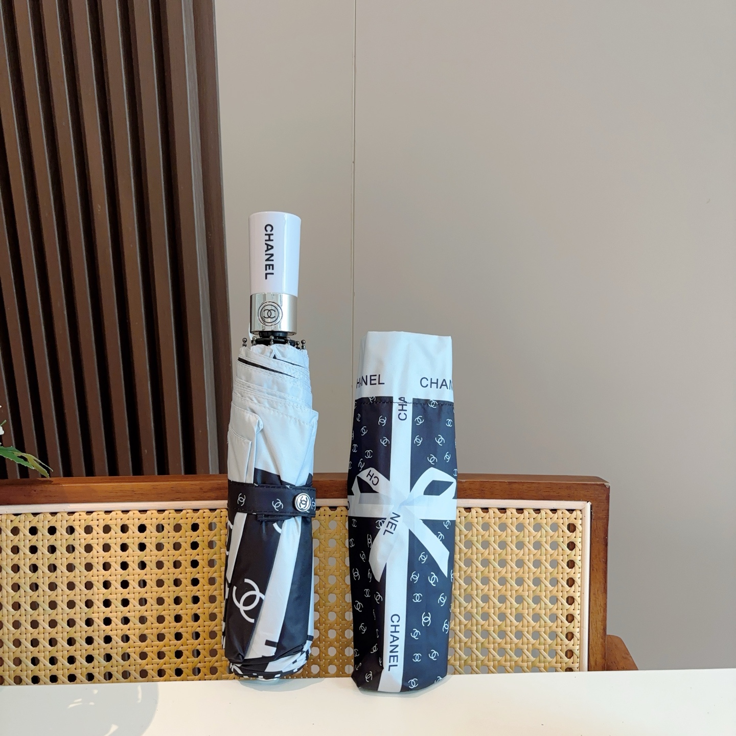  CHANEL（香奈儿）三折自动折叠晴雨伞 选用台湾进口UV防紫外线伞布 原单代工级品质  