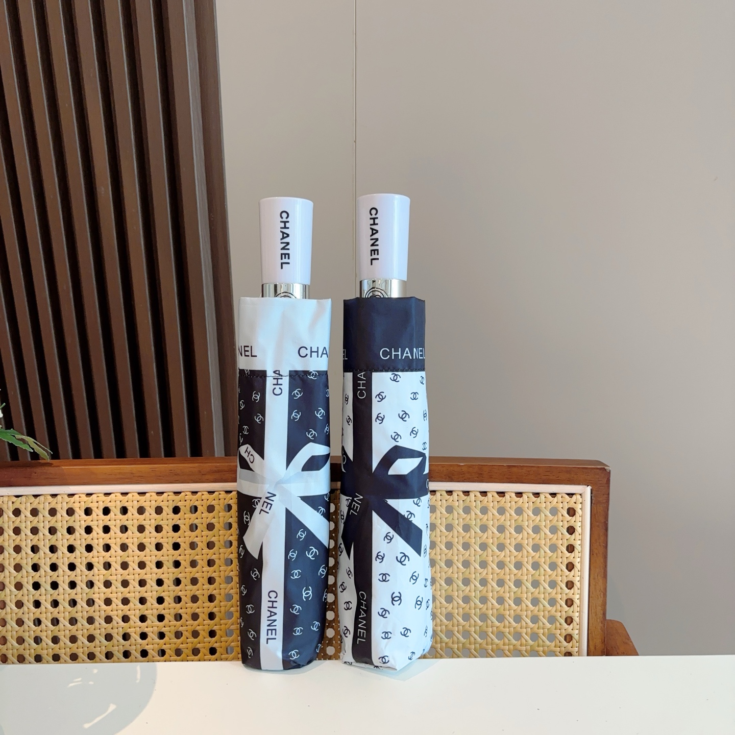  CHANEL（香奈儿）三折自动折叠晴雨伞 选用台湾进口UV防紫外线伞布 原单代工级品质  