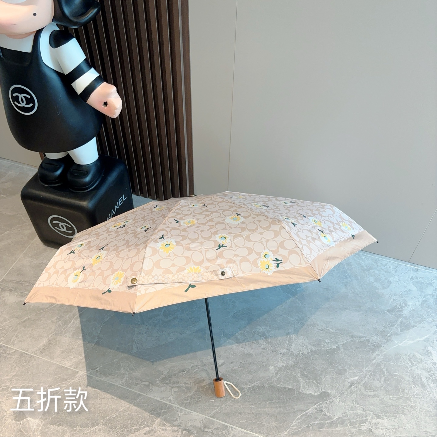  Coach 蔻驰 木柄 五折手开晴雨伞 晴天遮阳 雨天遮雨 原单代工品质 带防紫外线涂层 长度30cm