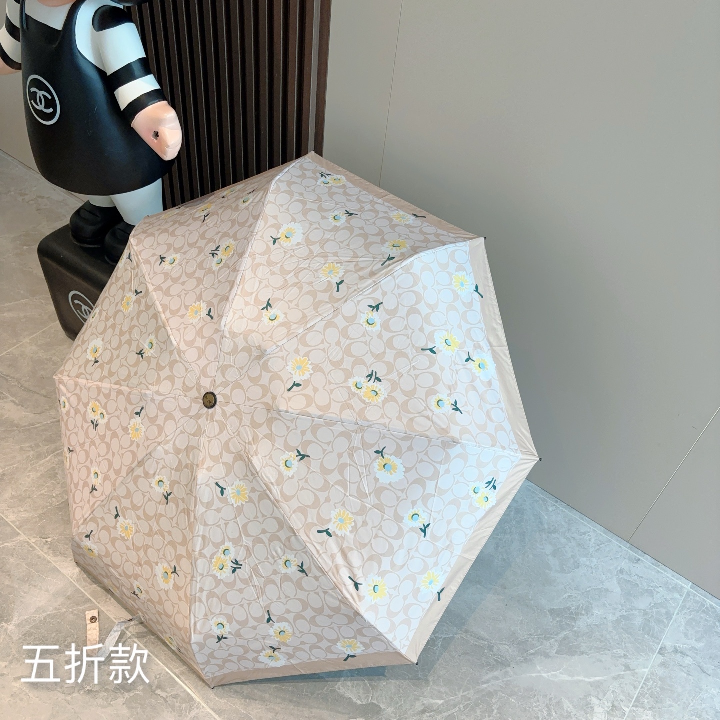  Coach 蔻驰 木柄 五折手开晴雨伞 晴天遮阳 雨天遮雨 原单代工品质 带防紫外线涂层 长度30cm