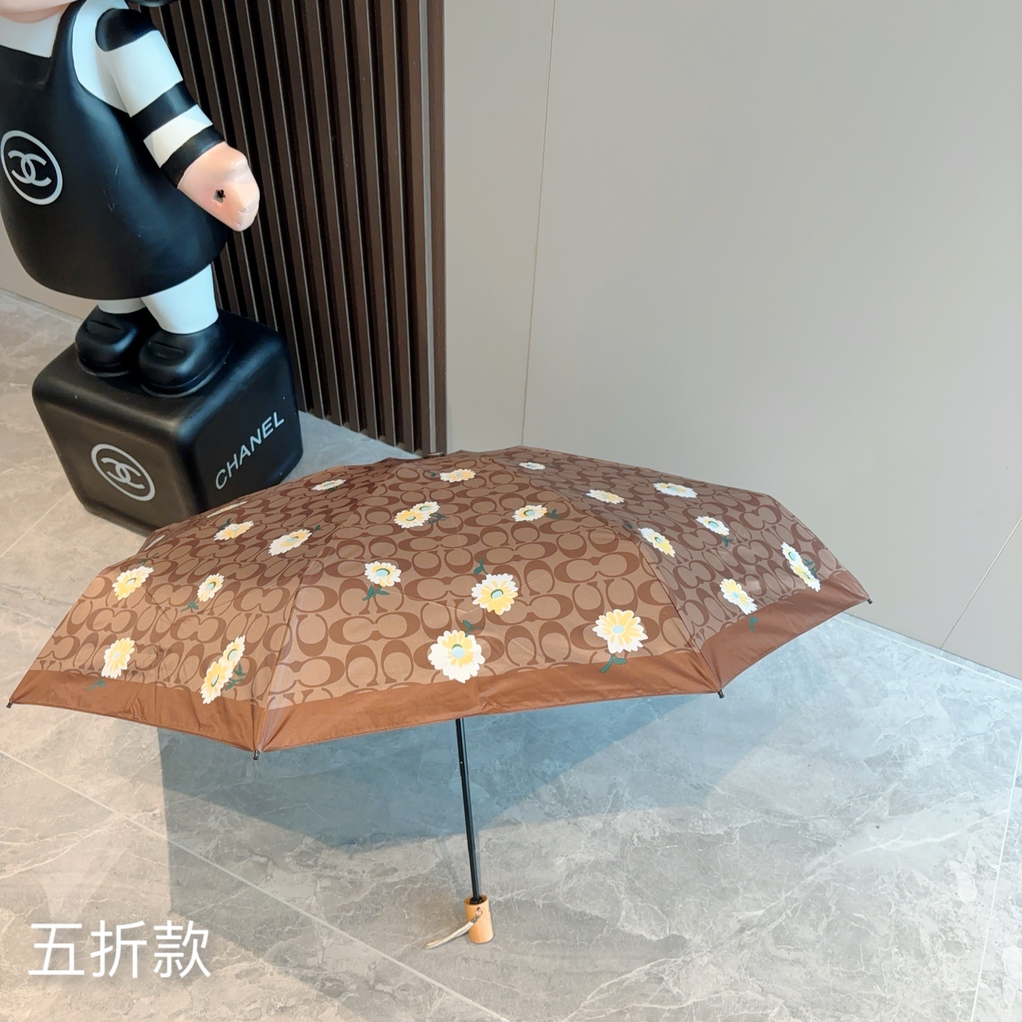  Coach 蔻驰 木柄 五折手开晴雨伞 晴天遮阳 雨天遮雨 原单代工品质 带防紫外线涂层 长度30cm