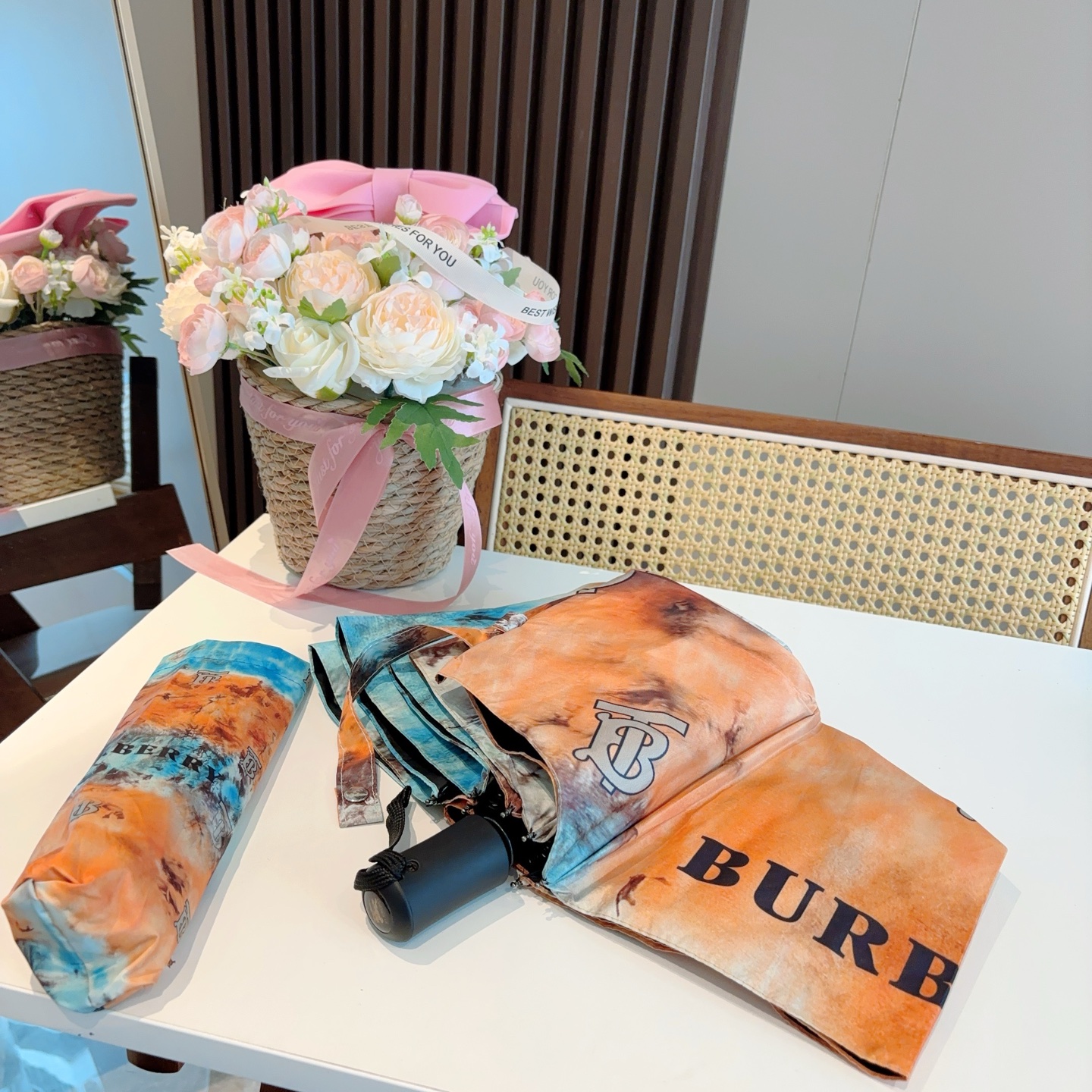  BURBERRY（巴宝莉） 三折自动折叠晴雨伞 年度巅峰之作 经典 高雅 时髦 这就是被称为英国BUR
