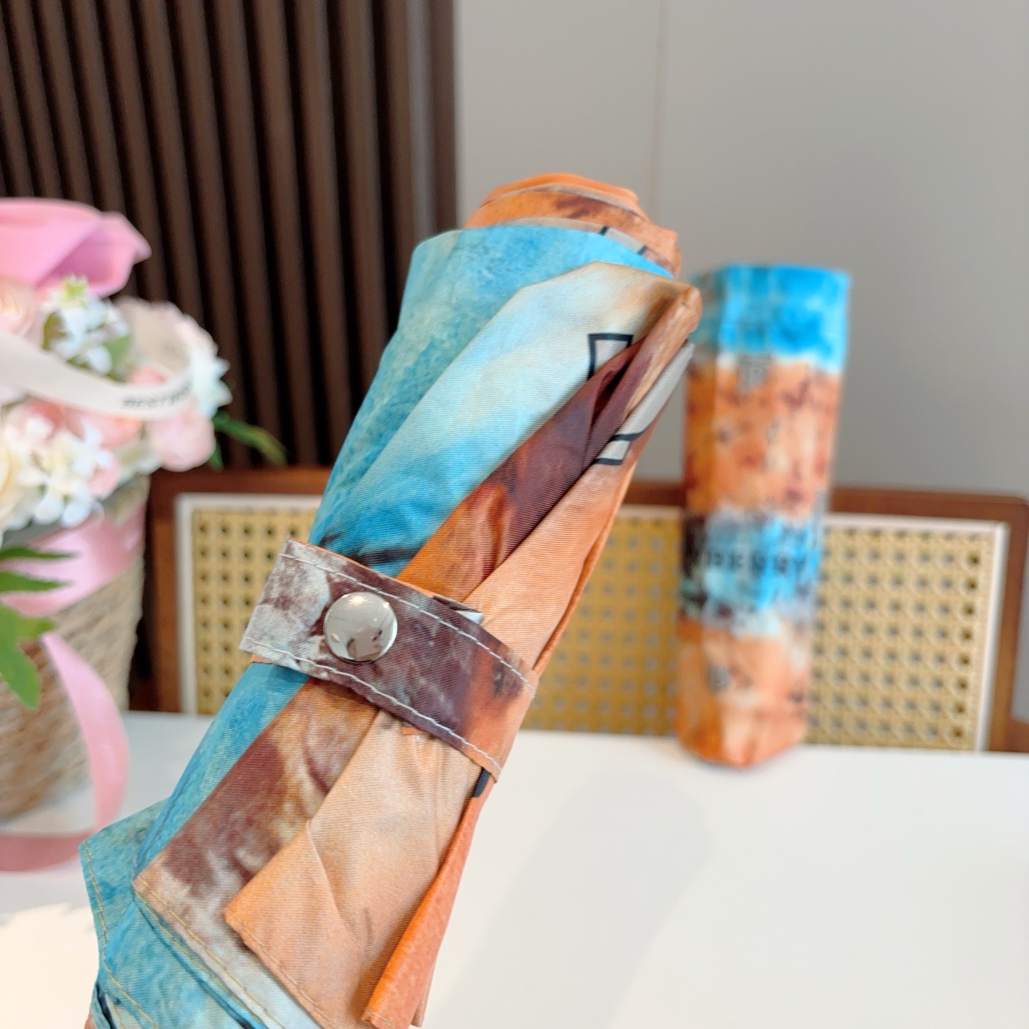  BURBERRY（巴宝莉） 三折自动折叠晴雨伞 年度巅峰之作 经典 高雅 时髦 这就是被称为英国BUR