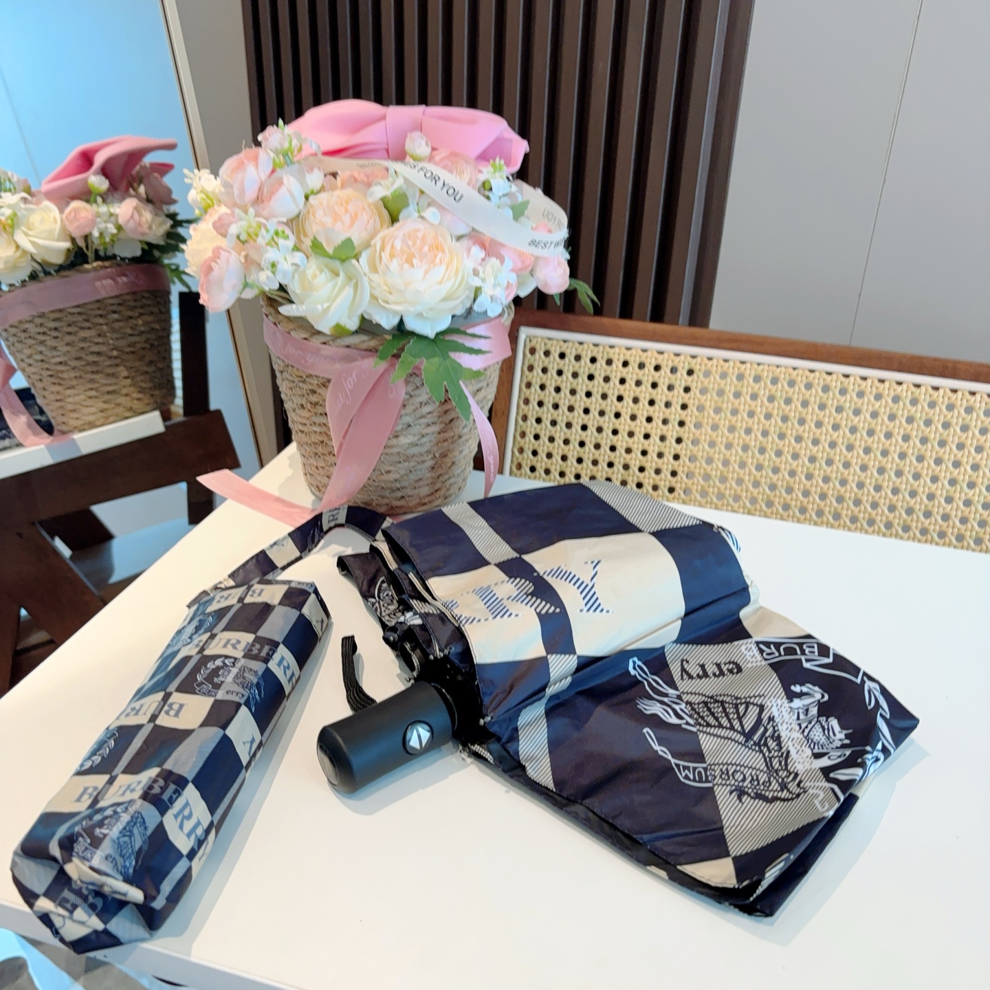  BURBERRY（巴宝莉） 三折自动折叠晴雨伞 年度巅峰之作 经典 高雅 时髦 这就是被称为英国BUR