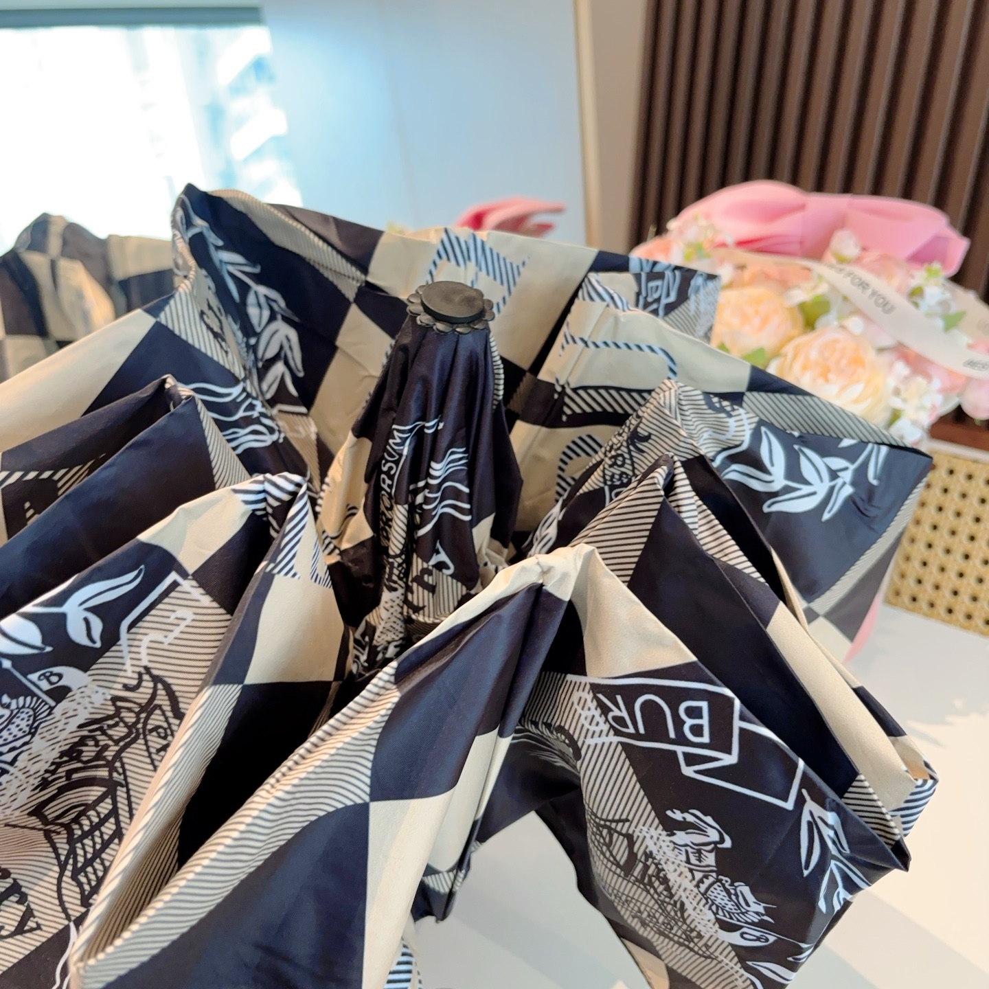  BURBERRY（巴宝莉） 三折自动折叠晴雨伞 年度巅峰之作 经典 高雅 时髦 这就是被称为英国BUR