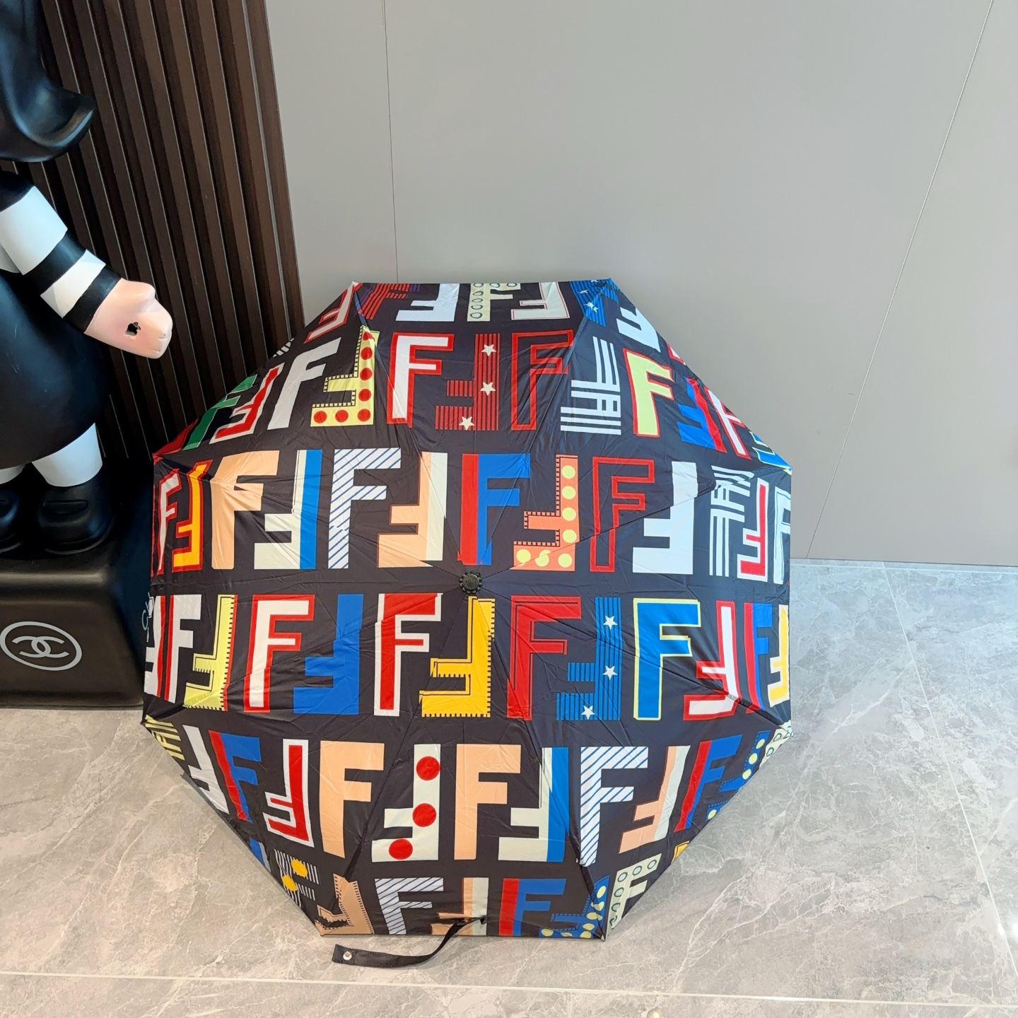  FENDI（芬迪）三折自动折叠晴雨伞 年度最新火爆单品  原单代工级品质 第一代210T碰击布防嗮拒水