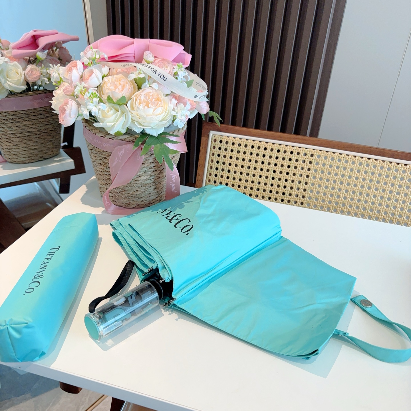 Tiffany蒂芙尼 透明手柄三折自动折叠晴雨伞 火爆来袭 夏日里的小清新 高效阻隔紫外线涂层 有伞随行