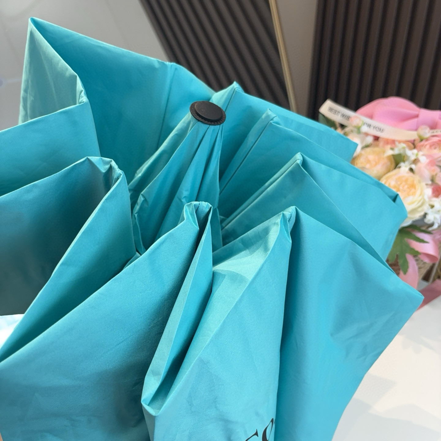  Tiffany蒂芙尼 带灯光手柄三折自动折叠晴雨伞 火爆来袭 夏日里的小清新 高效阻隔紫外线涂层 有伞