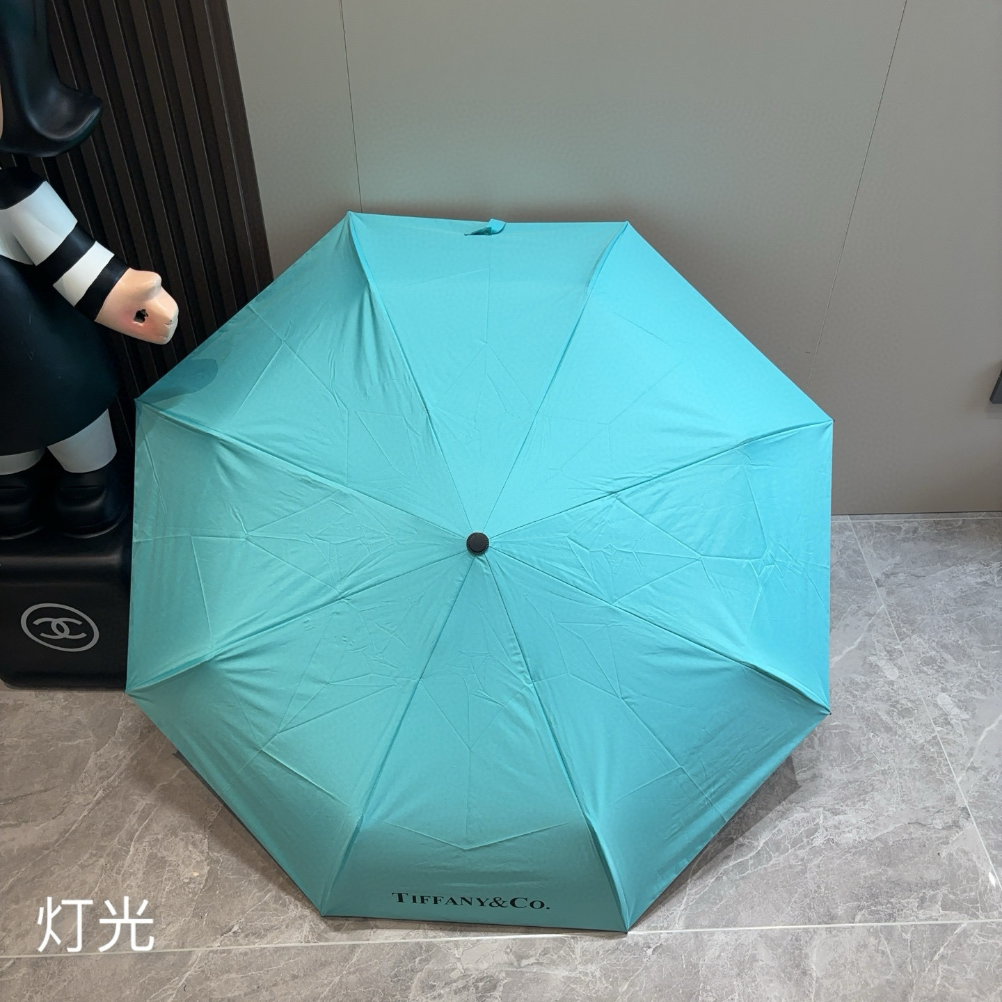  Tiffany蒂芙尼 带灯光手柄三折自动折叠晴雨伞 火爆来袭 夏日里的小清新 高效阻隔紫外线涂层 有伞