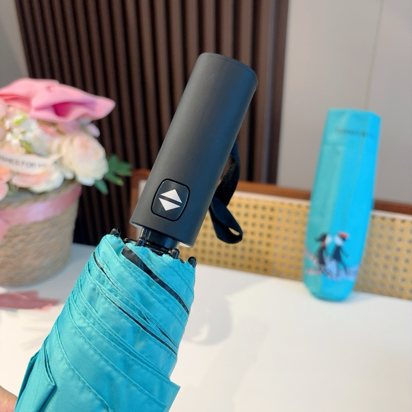  Tiffany蒂芙尼 💍时尚独特、三折自动折叠晴雨伞 火爆来袭 夏日里的小清新 高效阻隔紫外线涂层 有