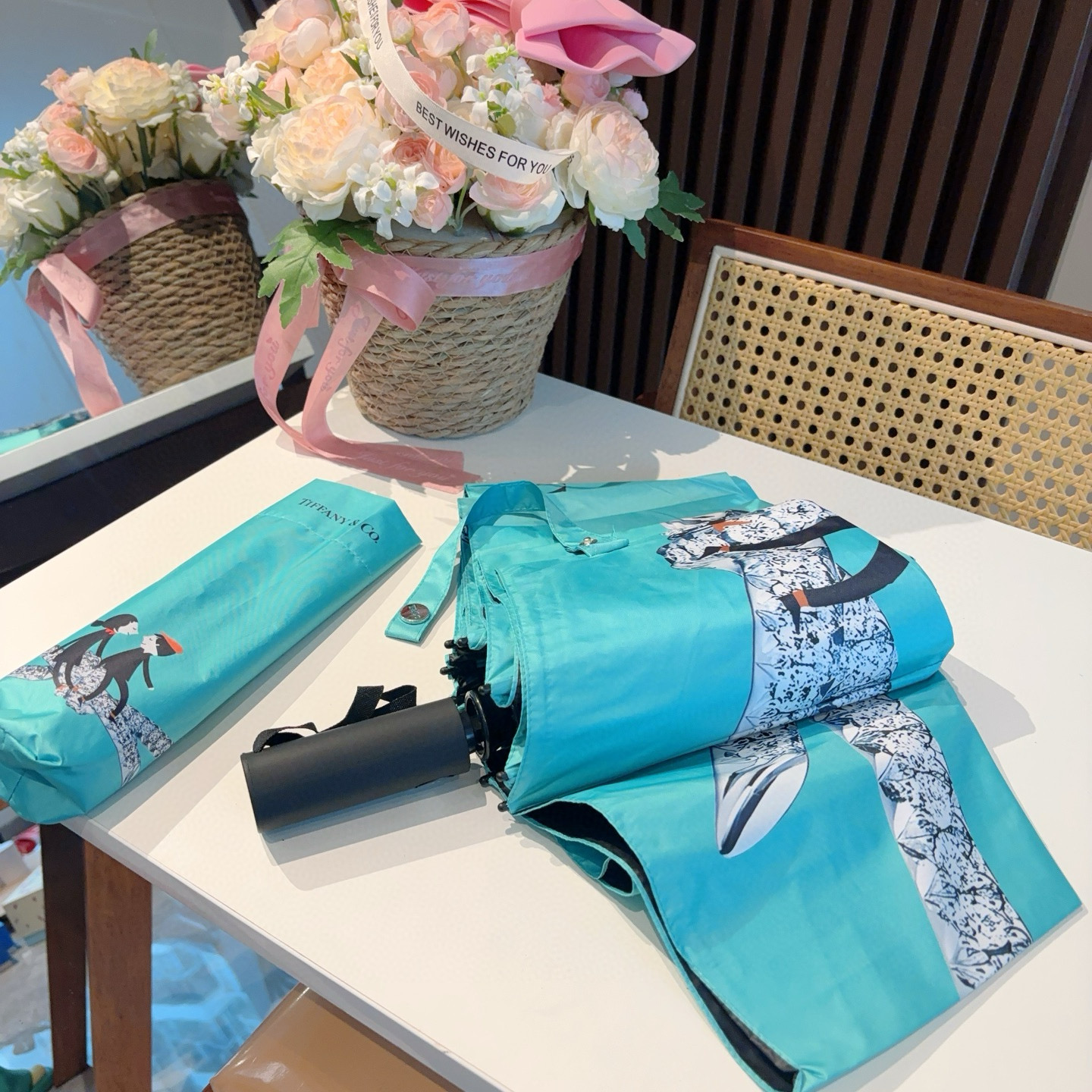  Tiffany蒂芙尼 💍时尚独特、三折自动折叠晴雨伞 火爆来袭 夏日里的小清新 高效阻隔紫外线涂层 有