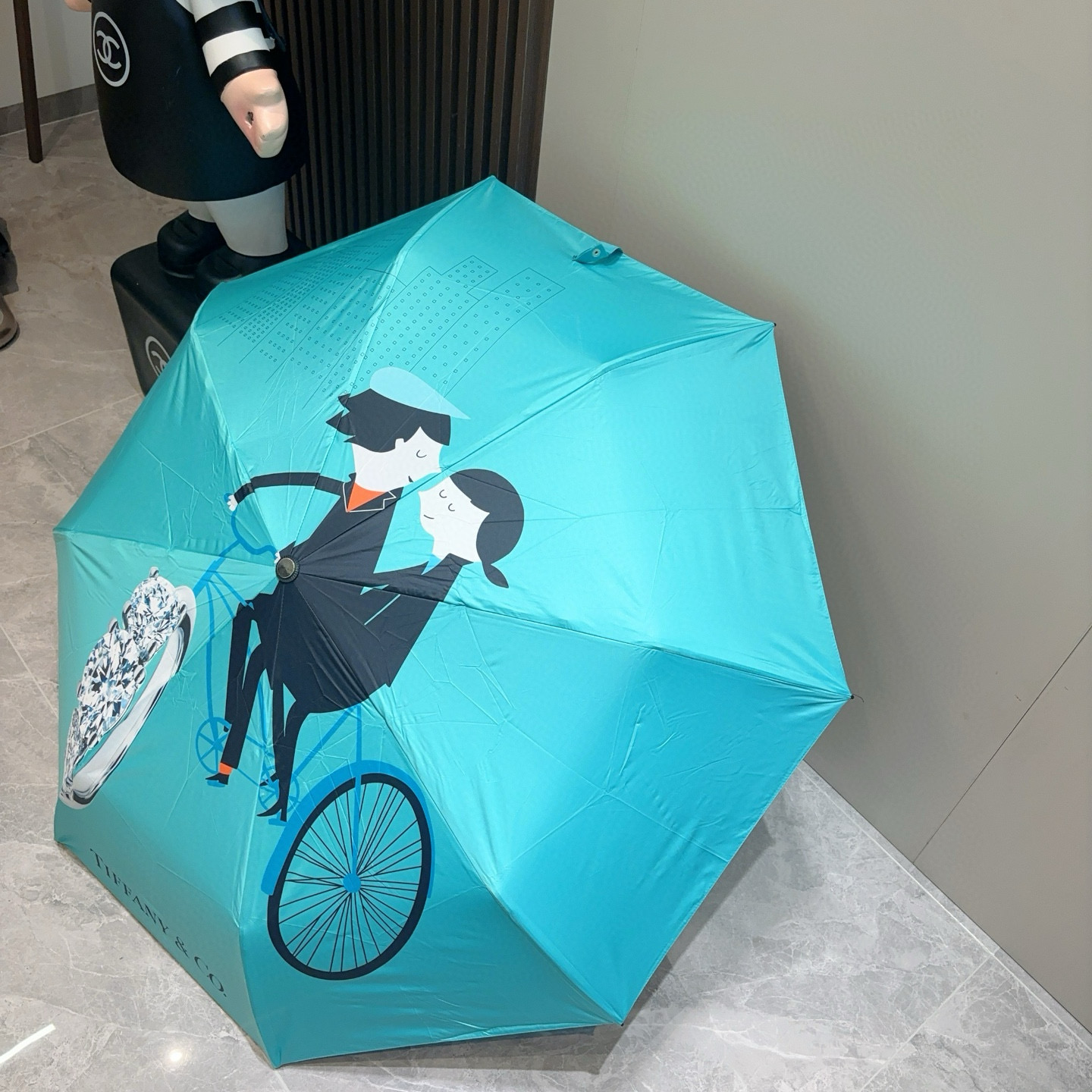  Tiffany蒂芙尼 💍时尚独特、三折自动折叠晴雨伞 火爆来袭 夏日里的小清新 高效阻隔紫外线涂层 有