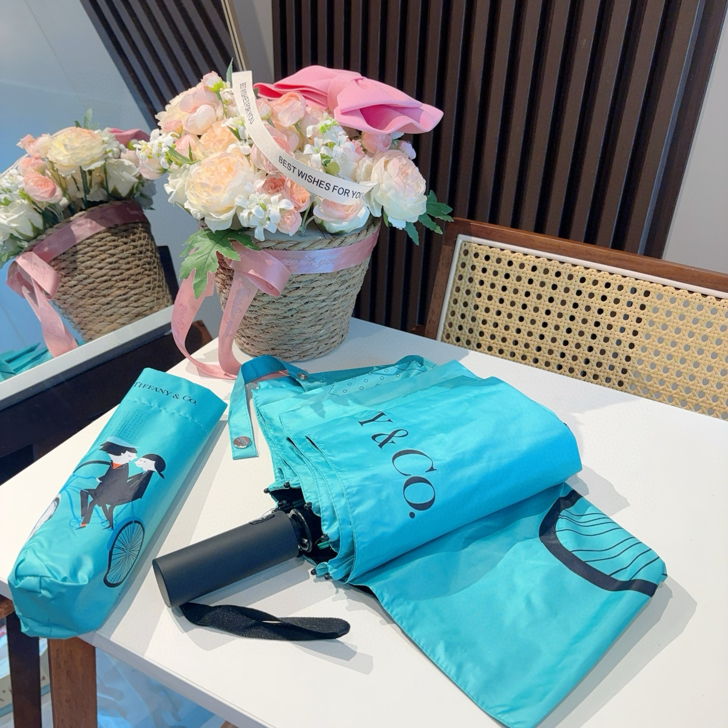  Tiffany蒂芙尼 💍时尚独特、三折自动折叠晴雨伞 火爆来袭 夏日里的小清新 高效阻隔紫外线涂层 有