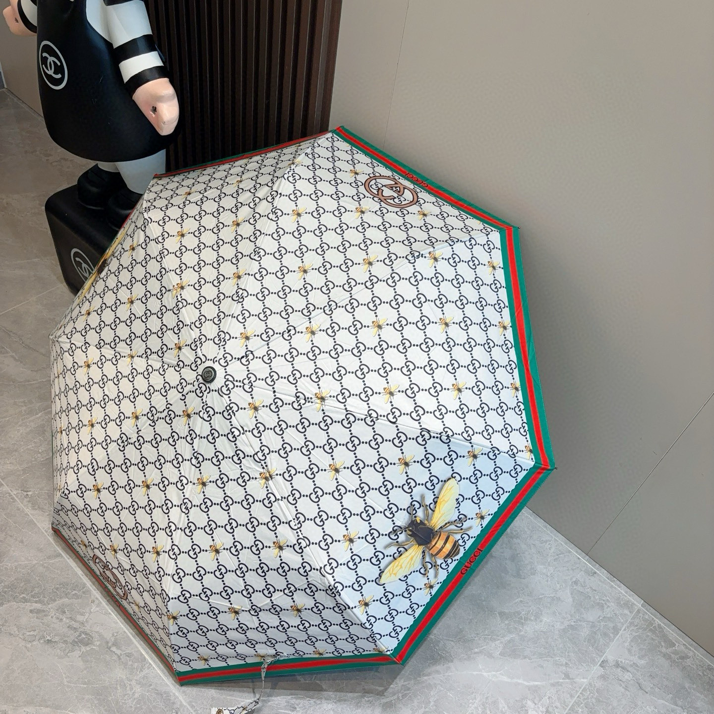  GUCCI古奇 三折自动折叠晴雨伞  时尚原单代工品质 细节精致 看得见的品质 打破一成不变 色泽纯正