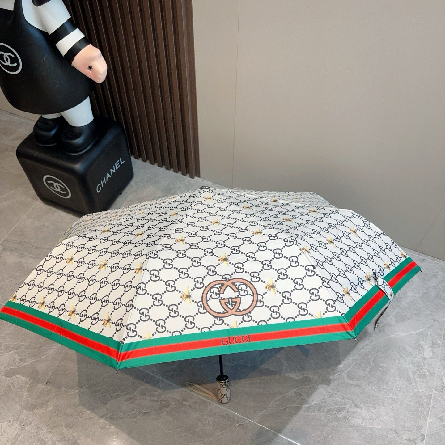  GUCCI古奇 三折自动折叠晴雨伞  时尚原单代工品质 细节精致 看得见的品质 打破一成不变 色泽纯正
