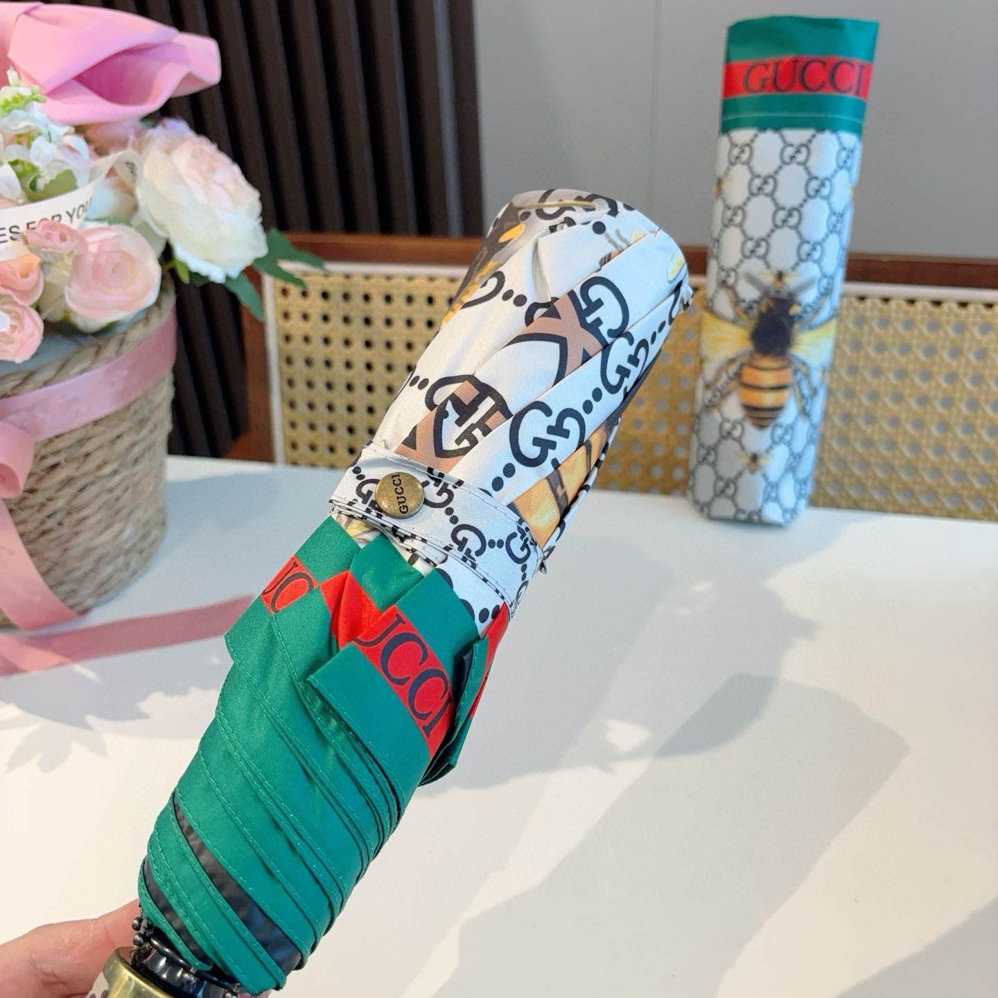  GUCCI古奇 三折自动折叠晴雨伞  时尚原单代工品质 细节精致 看得见的品质 打破一成不变 色泽纯正