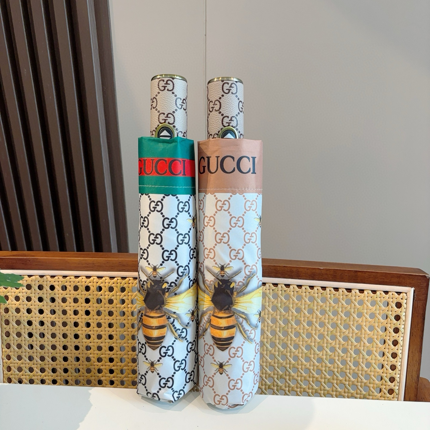  GUCCI古奇 三折自动折叠晴雨伞  时尚原单代工品质 细节精致 看得见的品质 打破一成不变 色泽纯正