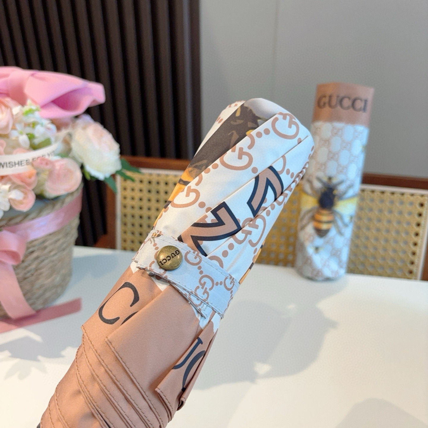  GUCCI古奇 三折自动折叠晴雨伞  时尚原单代工品质 细节精致 看得见的品质 打破一成不变 色泽纯正