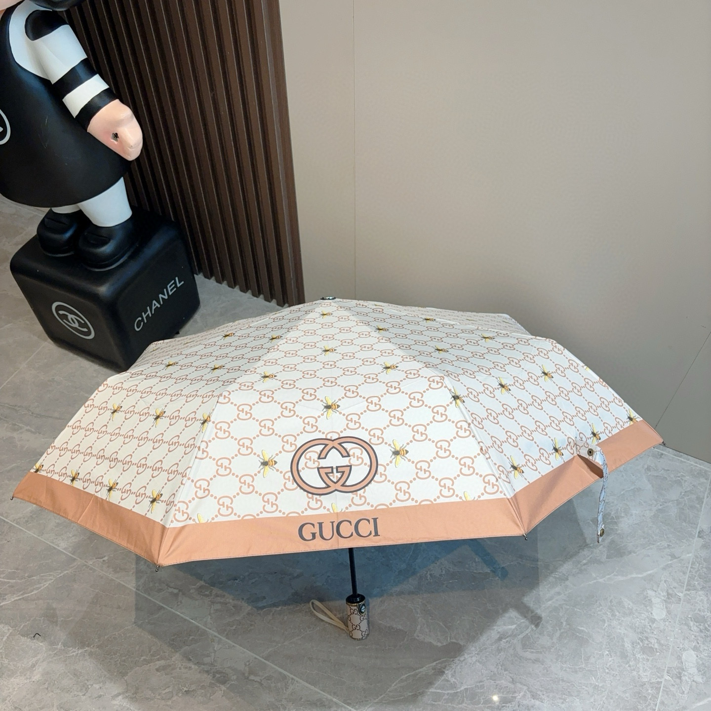  GUCCI古奇 三折自动折叠晴雨伞  时尚原单代工品质 细节精致 看得见的品质 打破一成不变 色泽纯正