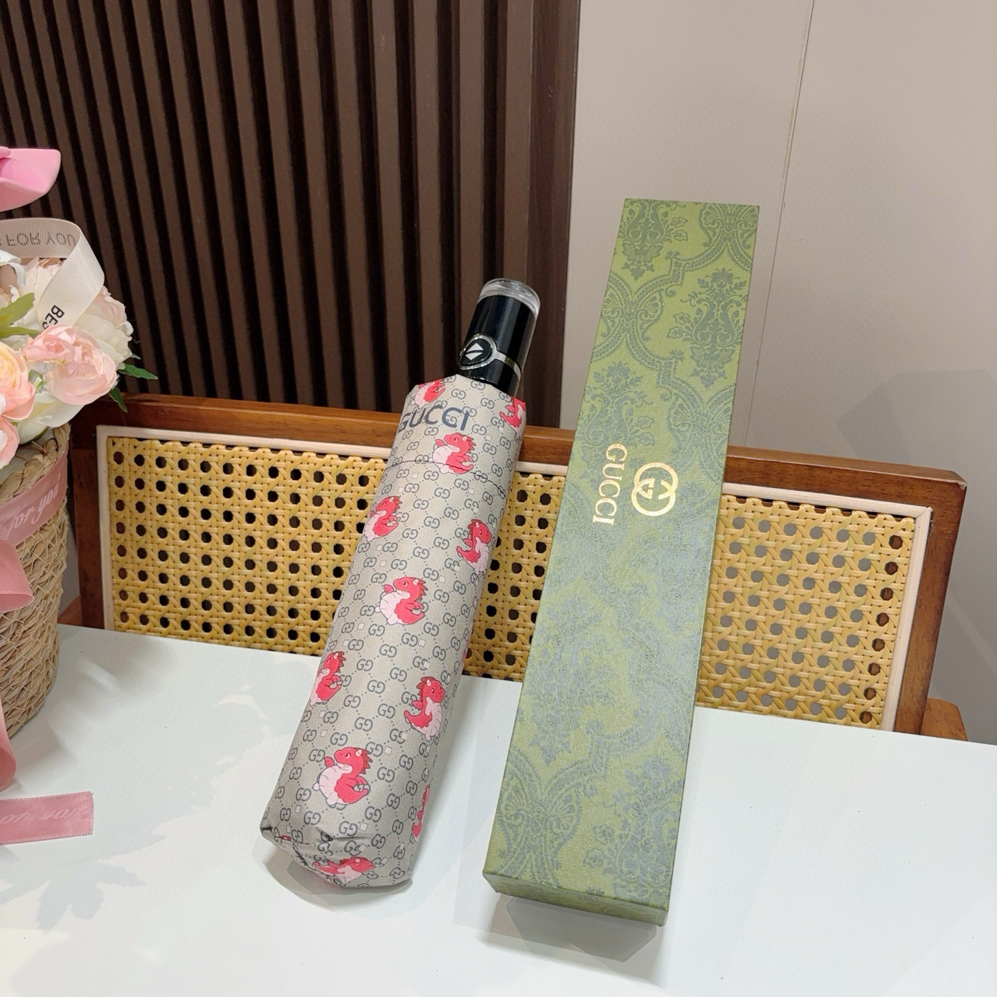  GUCCI古奇 三折自动折叠晴雨伞  时尚原单代工品质 细节精致 看得见的品质 打破一成不变 色泽纯正