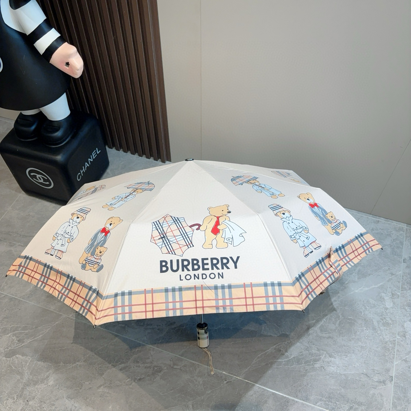  BURBERRY（巴宝莉） 三折自动折叠晴雨伞 年度巅峰之作 经典 高雅 时髦 这就是被称为英国BUR