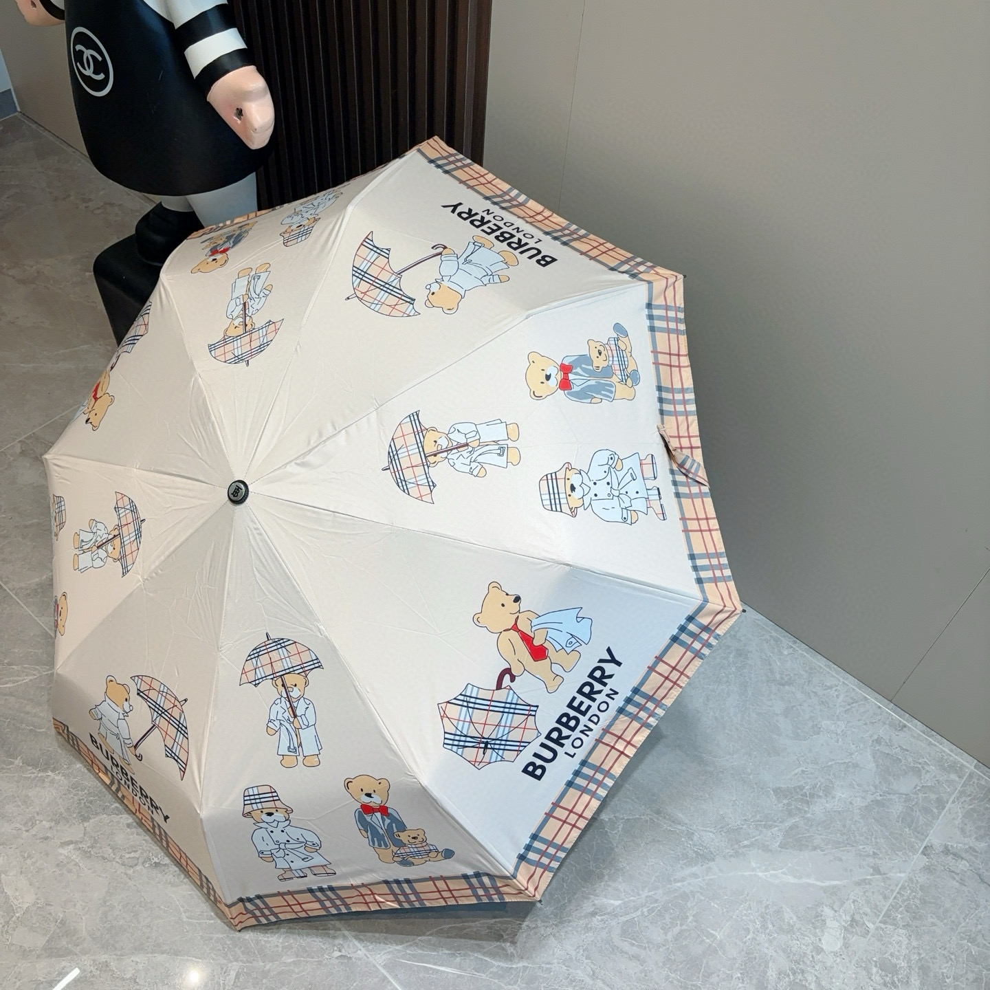  BURBERRY（巴宝莉） 三折自动折叠晴雨伞 年度巅峰之作 经典 高雅 时髦 这就是被称为英国BUR