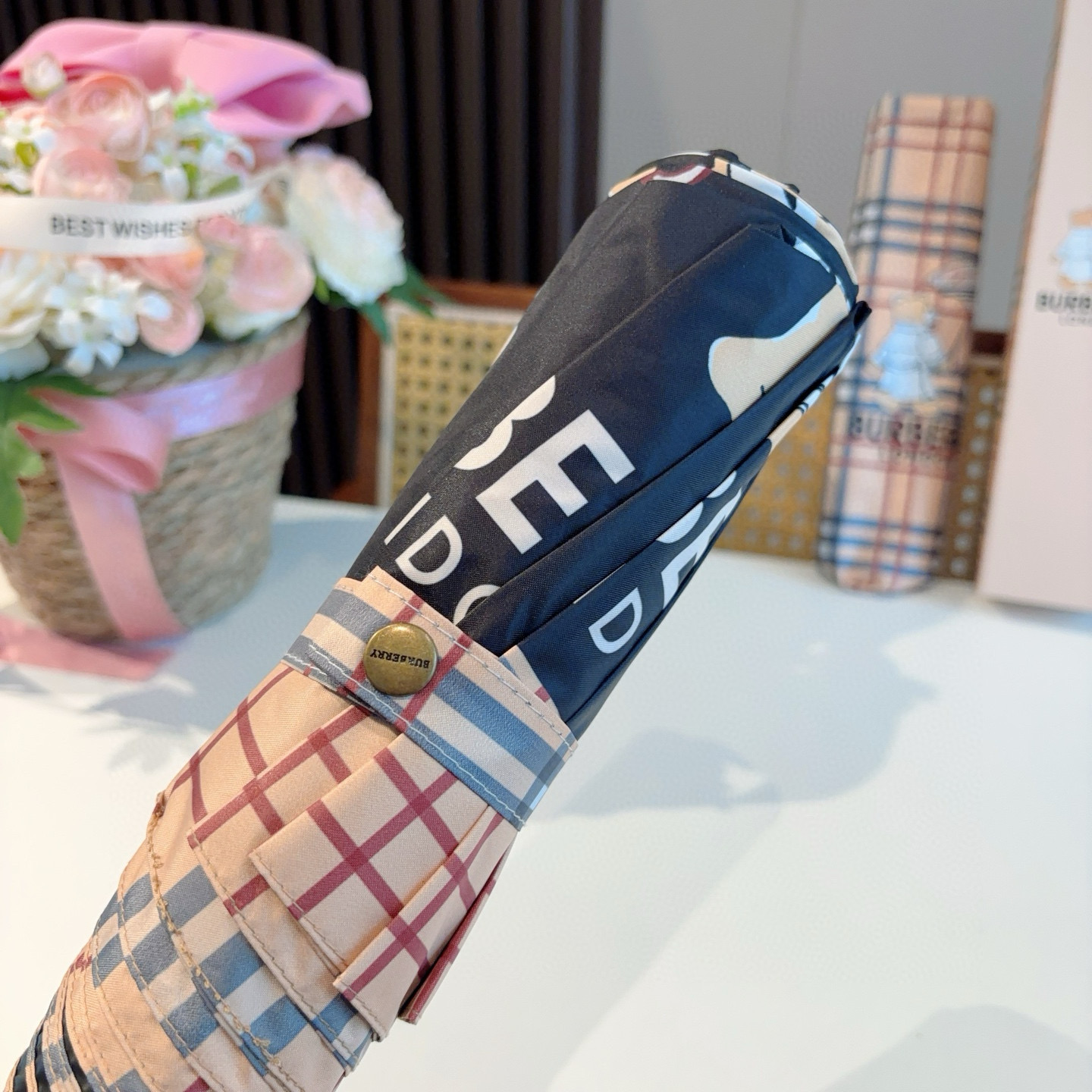  BURBERRY（巴宝莉） 三折自动折叠晴雨伞 年度巅峰之作 经典 高雅 时髦 这就是被称为英国BUR