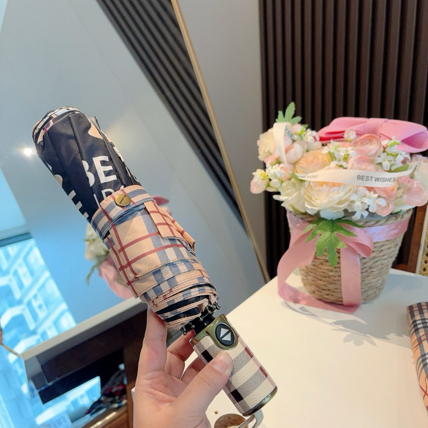  BURBERRY（巴宝莉） 三折自动折叠晴雨伞 年度巅峰之作 经典 高雅 时髦 这就是被称为英国BUR