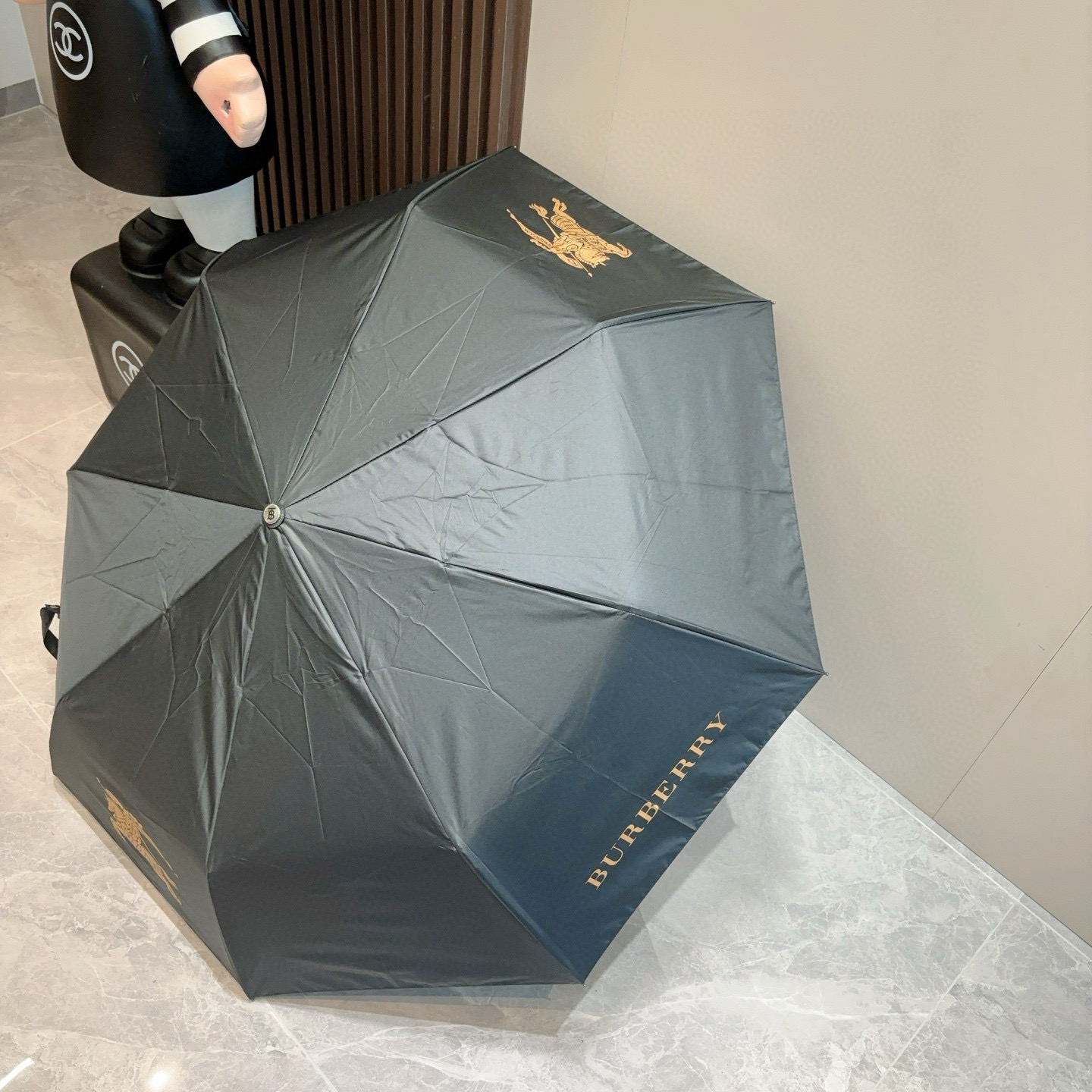  BURBERRY（巴宝莉） 三折自动折叠晴雨伞 年度巅峰之作 经典 高雅 时髦 这就是被称为英国BUR