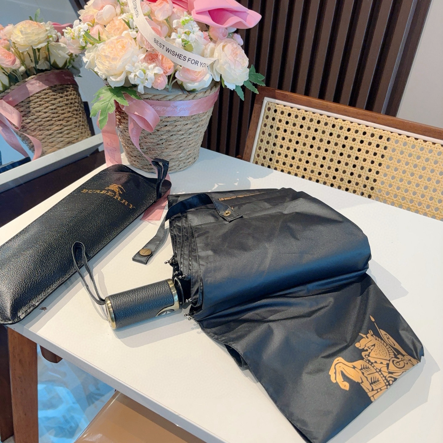  BURBERRY（巴宝莉） 三折自动折叠晴雨伞 年度巅峰之作 经典 高雅 时髦 这就是被称为英国BUR