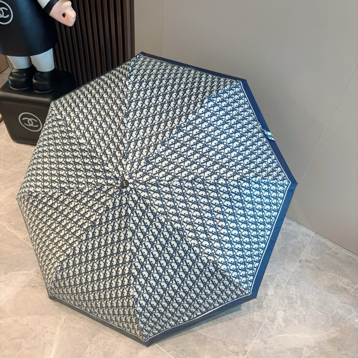  DIOR（迪奥）经典cd印花三折自动折叠晴雨伞  时尚原单代工品质 细节精致 看得见的品质 打破一成不