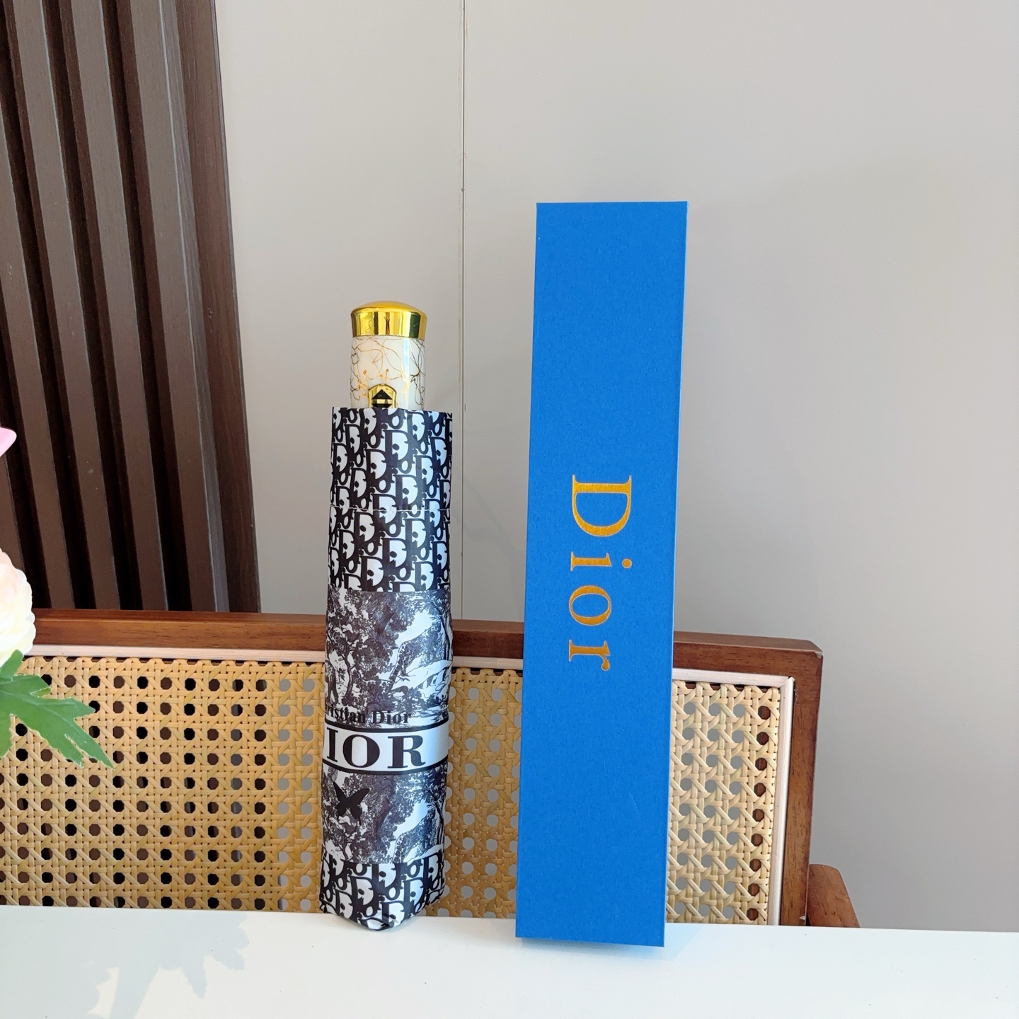  DIOR（迪奥） 动物世界 三折自动折叠晴雨伞  时尚原单代工品质 细节精致 看得见的品质 打破一成不