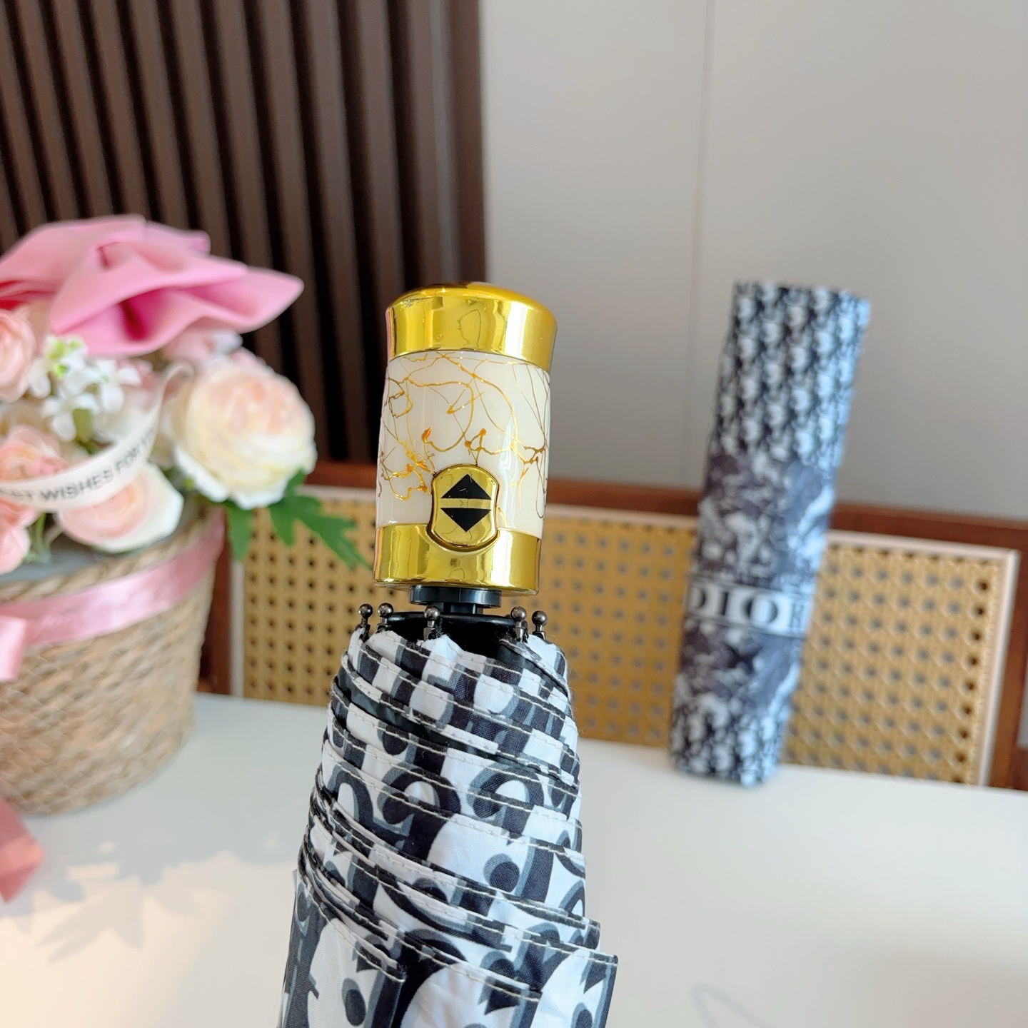  DIOR（迪奥） 动物世界 三折自动折叠晴雨伞  时尚原单代工品质 细节精致 看得见的品质 打破一成不