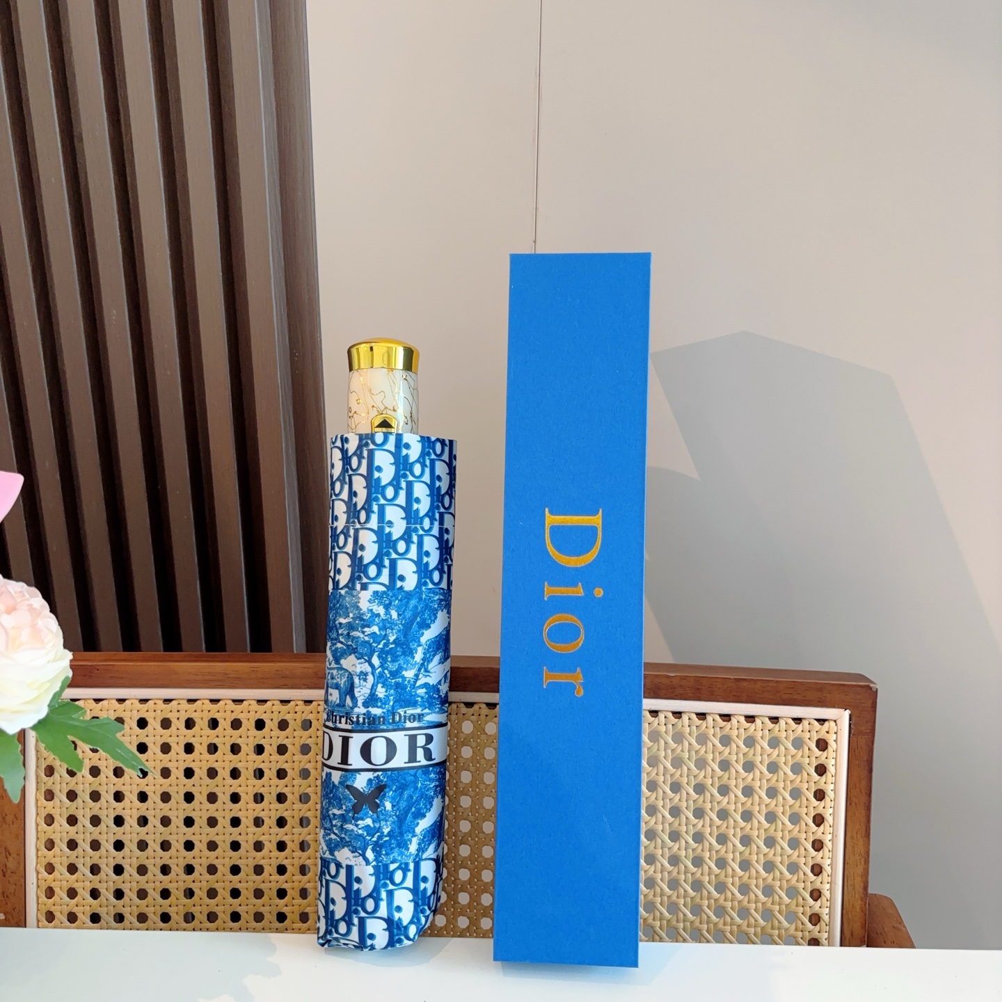  DIOR（迪奥） 动物世界 三折自动折叠晴雨伞  时尚原单代工品质 细节精致 看得见的品质 打破一成不