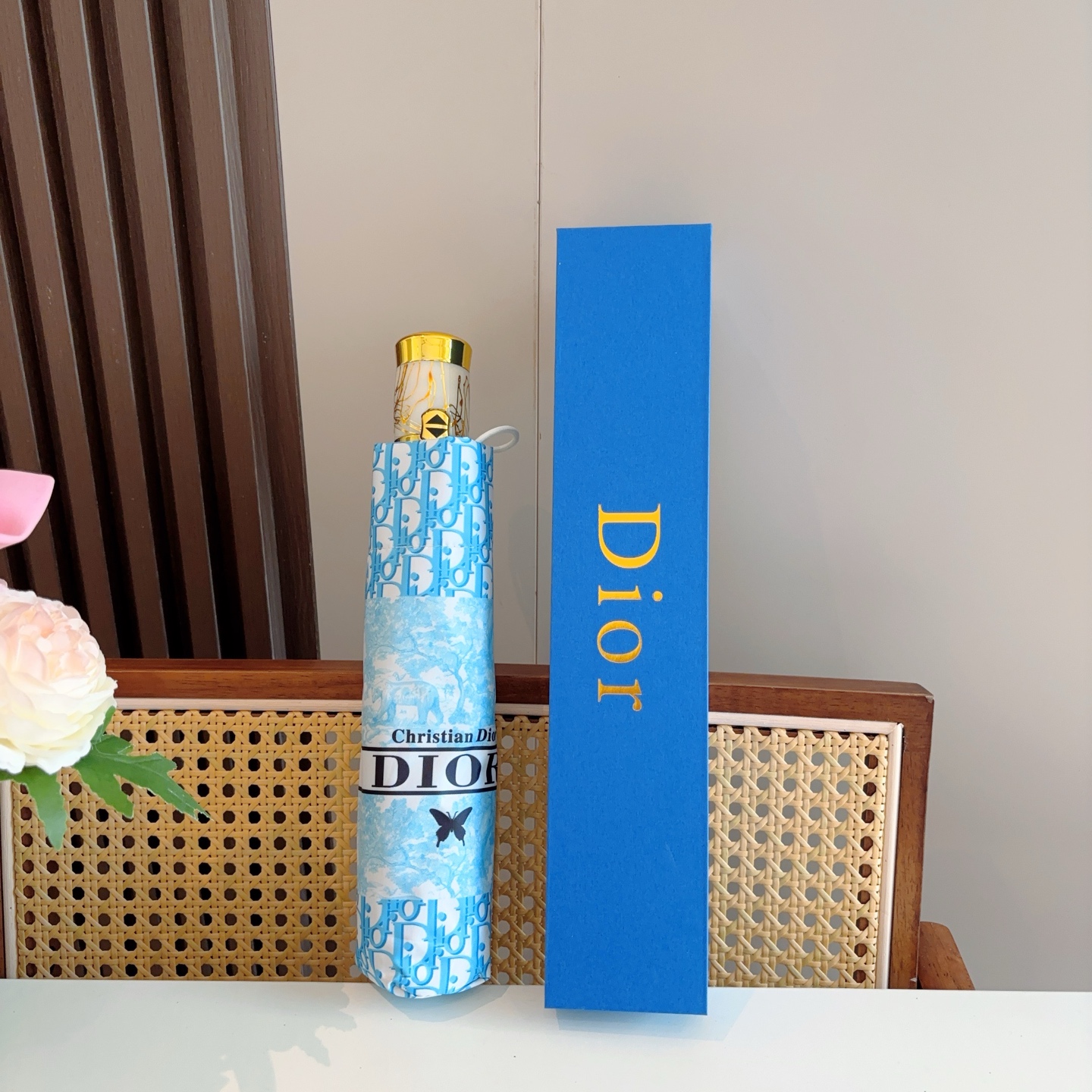  DIOR（迪奥） 动物世界 三折自动折叠晴雨伞  时尚原单代工品质 细节精致 看得见的品质 打破一成不