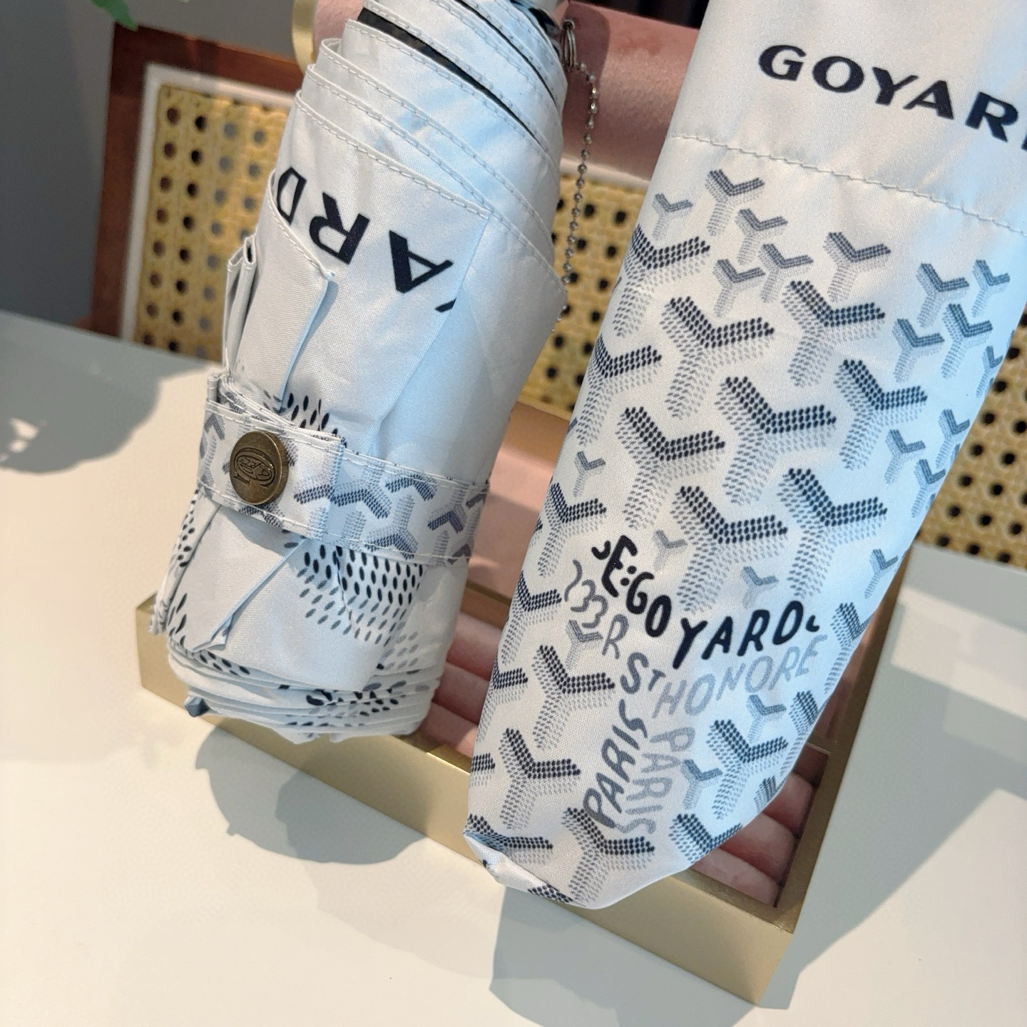 Goyard戈雅 2025新款 五折手开口袋伞 热卖款 时尚指数爆表 不论晴天雨天使用都相得益彰 拥有它
