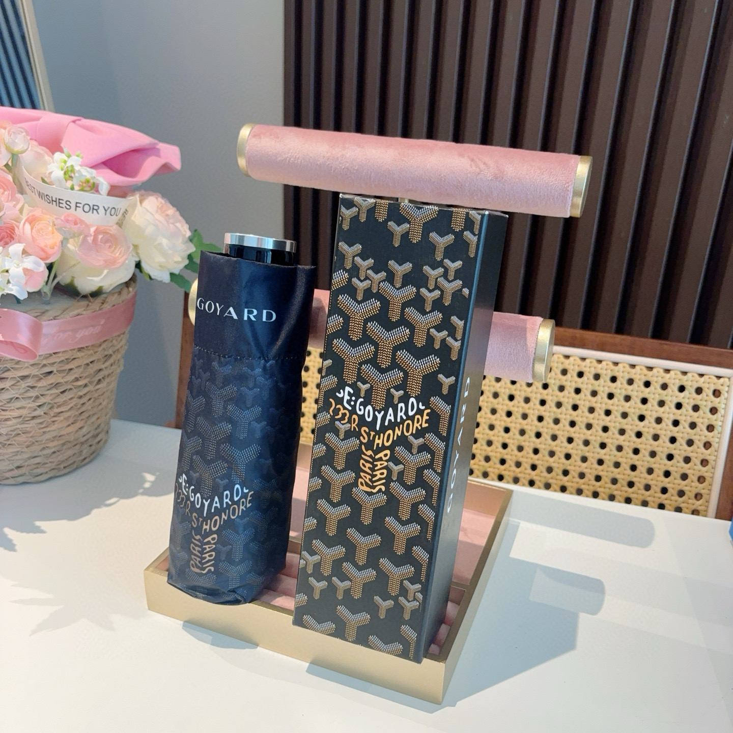 Goyard戈雅 2025新款 五折手开口袋伞 热卖款 时尚指数爆表 不论晴天雨天使用都相得益彰 拥有它
