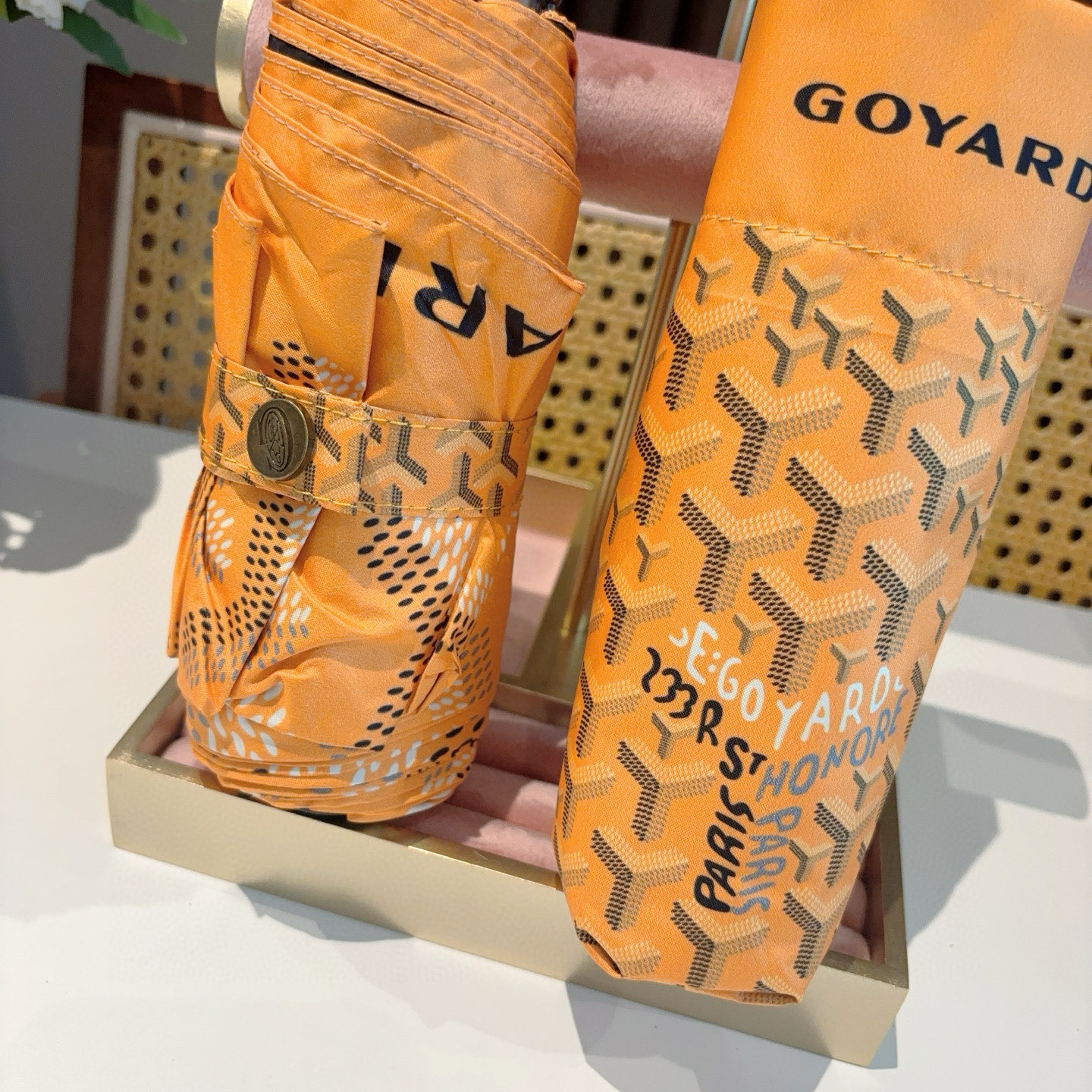 Goyard戈雅 2025新款 五折手开口袋伞 热卖款 时尚指数爆表 不论晴天雨天使用都相得益彰 拥有它
