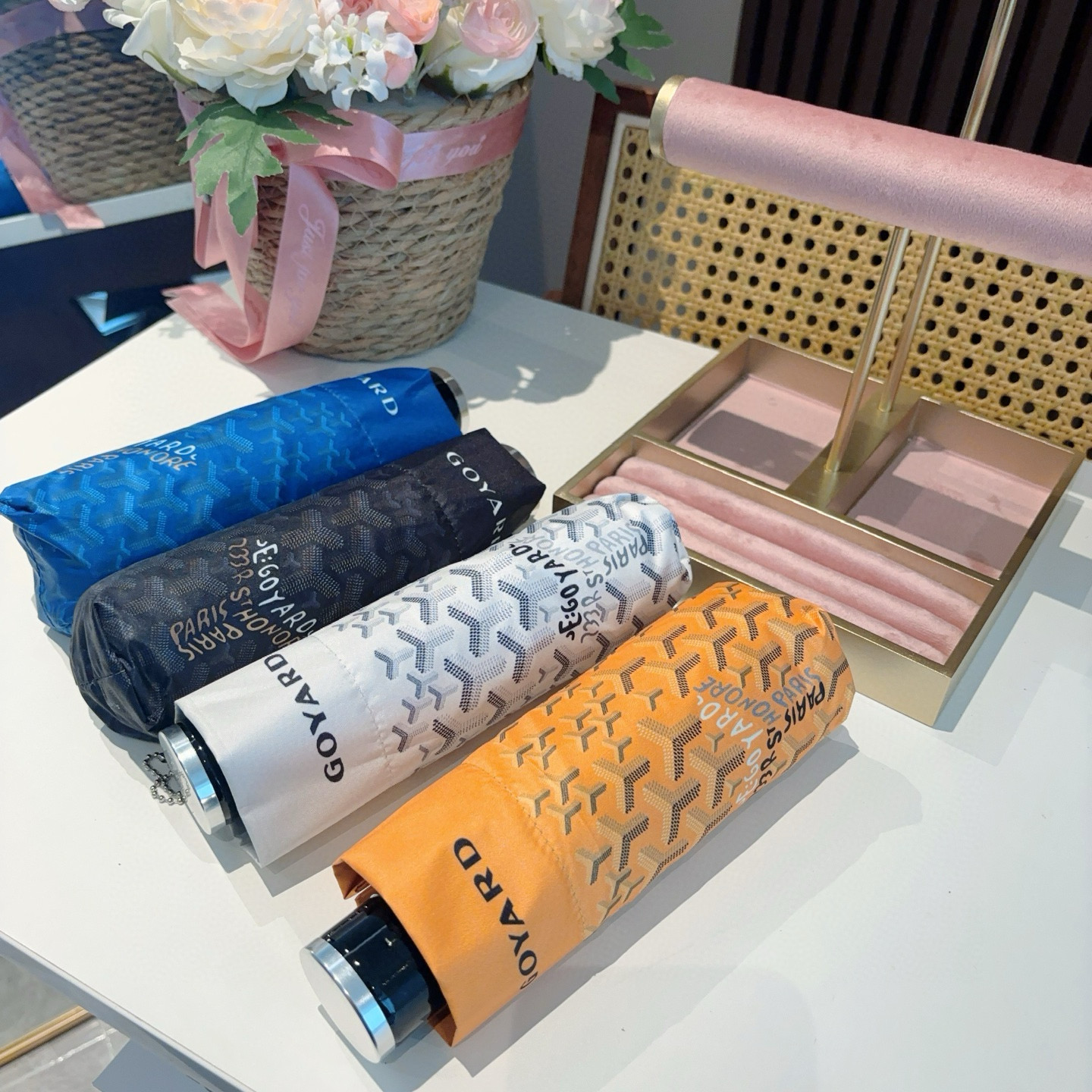 Goyard戈雅 2025新款 五折手开口袋伞 热卖款 时尚指数爆表 不论晴天雨天使用都相得益彰 拥有它