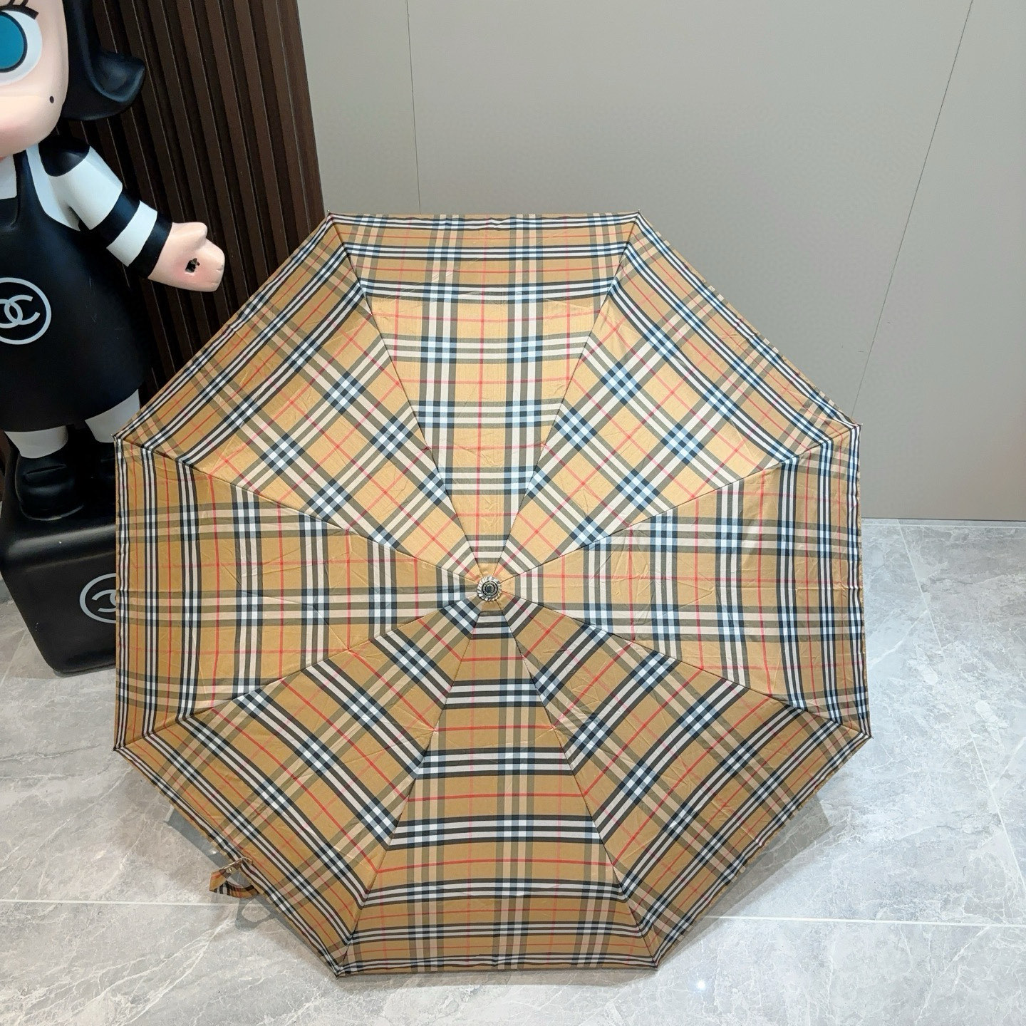  BURBERRY（巴宝莉）配手提袋整套礼盒包装 原单 经典圆形手柄搭配高端皮革 手感超级棒 原版包装无