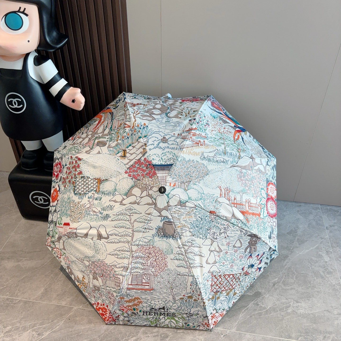 爱马仕（Hermès）   新款 极品H家三折自动伞重磅呈现 以其精湛的工艺技术和源源不断的想像力 新涂