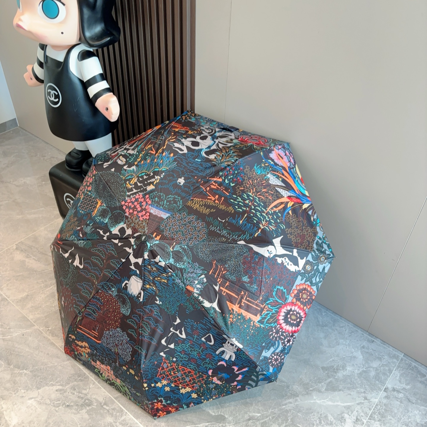 爱马仕（Hermès）   新款 极品H家三折自动伞重磅呈现 以其精湛的工艺技术和源源不断的想像力 新涂