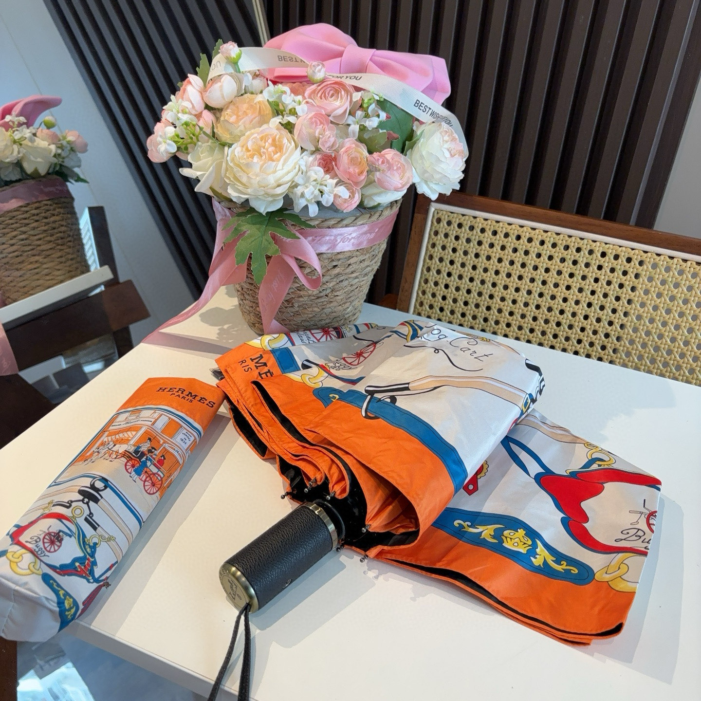 爱马仕（Hermès）   新款 极品H家三折自动伞重磅呈现 以其精湛的工艺技术和源源不断的想像力 新涂