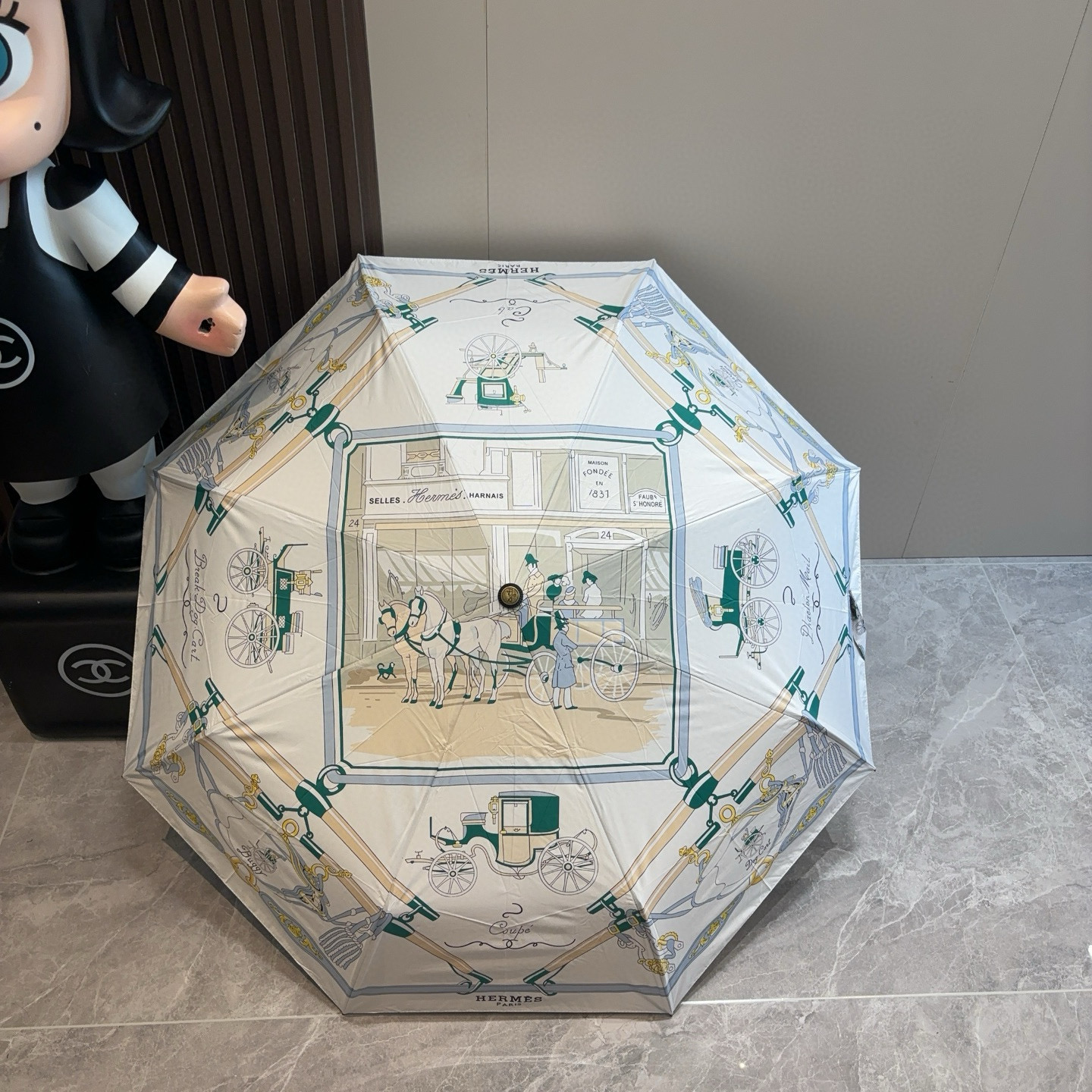 爱马仕（Hermès）   新款 极品H家三折自动伞重磅呈现 以其精湛的工艺技术和源源不断的想像力 新涂