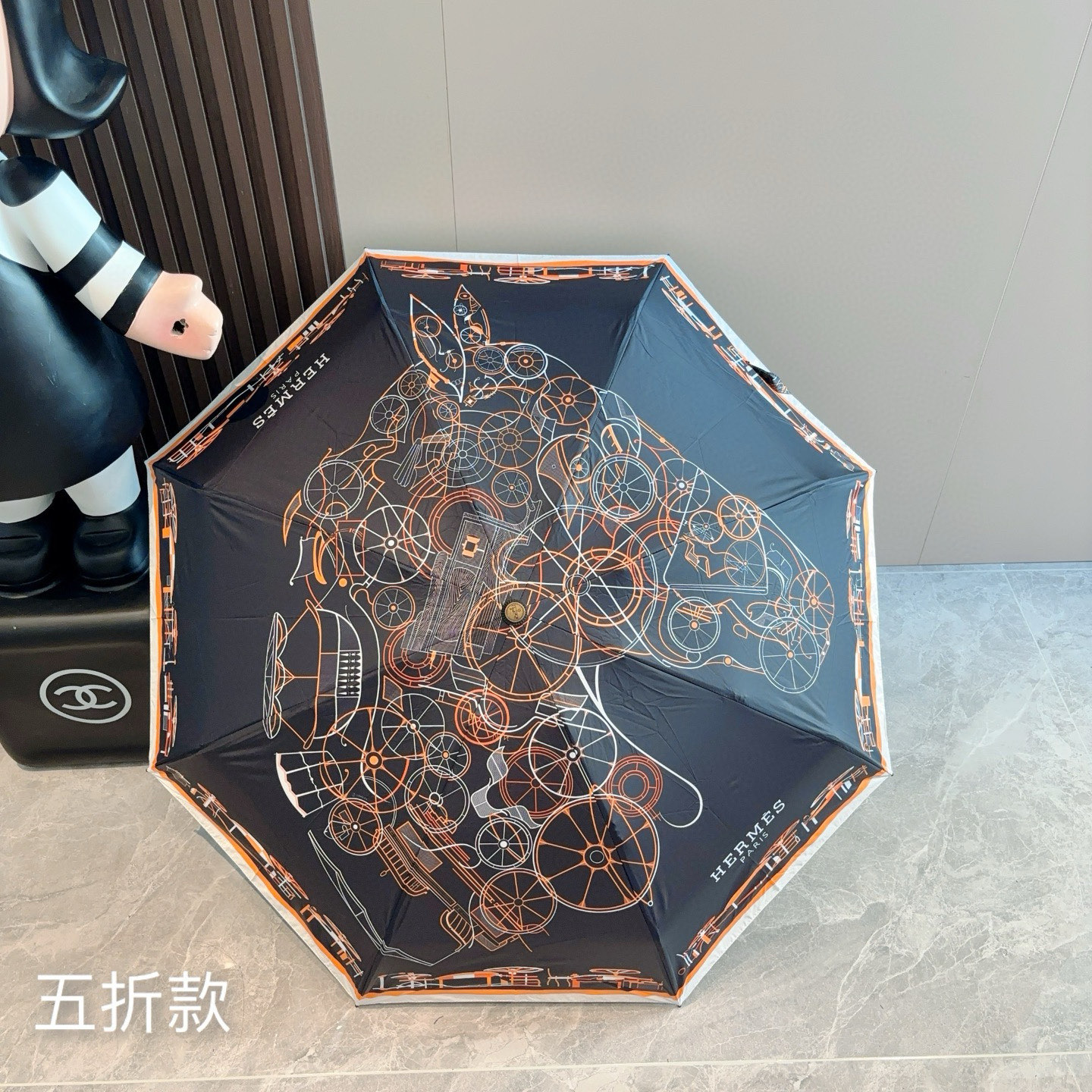 HERMÈS (爱马仕)新款 五折伞 热卖款 时尚指数爆表 不论晴天雨天使用都相得益彰 拥有它感受风从身