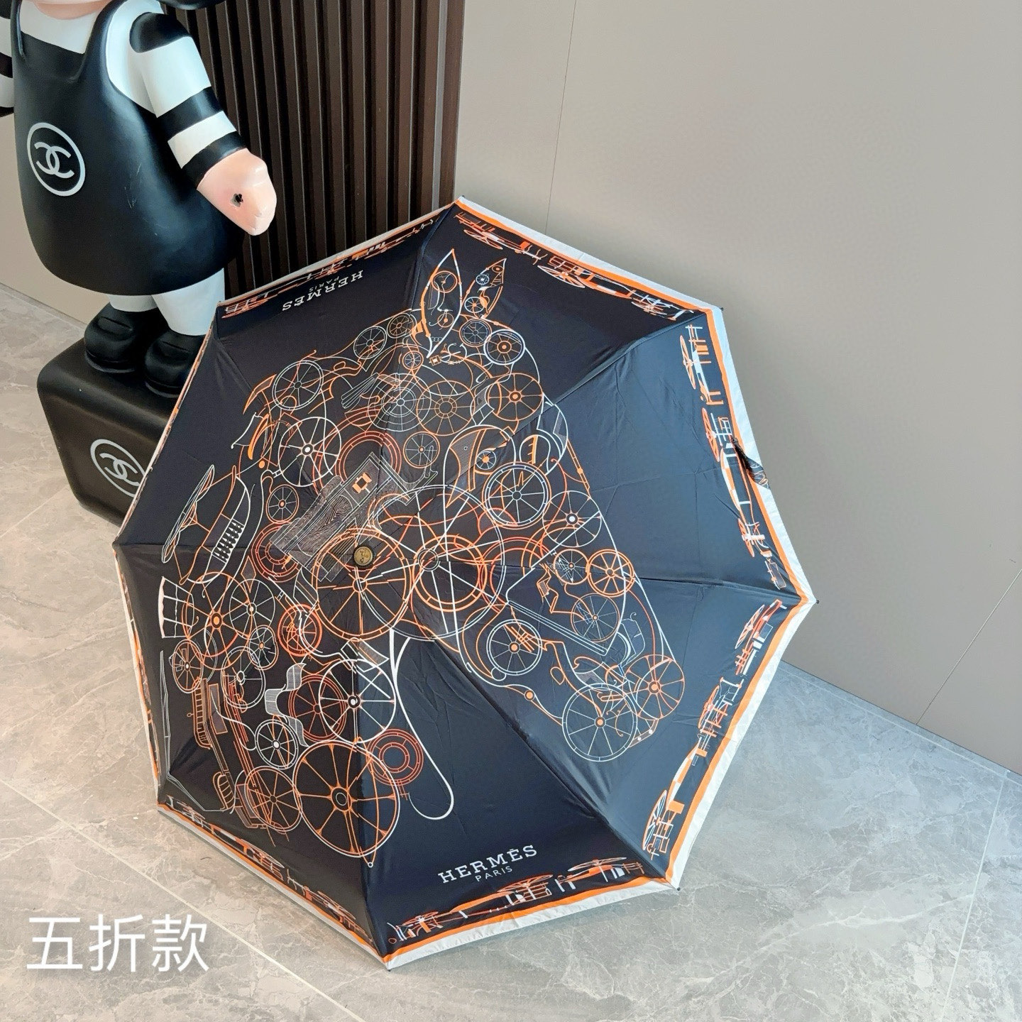 HERMÈS (爱马仕)新款 五折伞 热卖款 时尚指数爆表 不论晴天雨天使用都相得益彰 拥有它感受风从身
